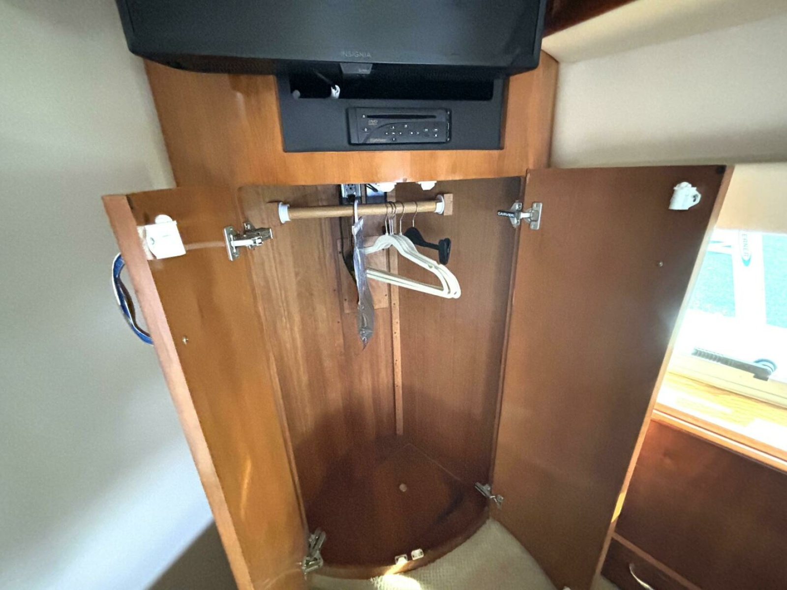 2003 Carver 396 Motor Yacht 39