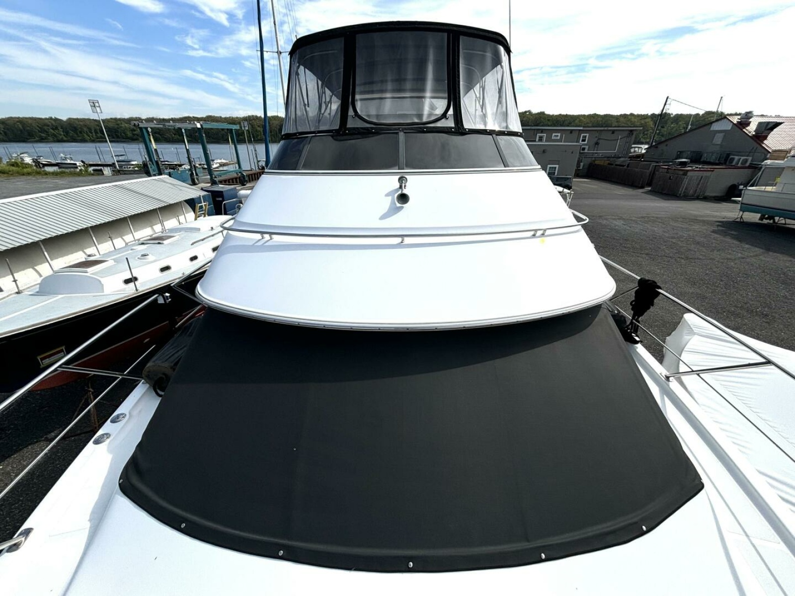 2003 Carver 396 Motor Yacht 39