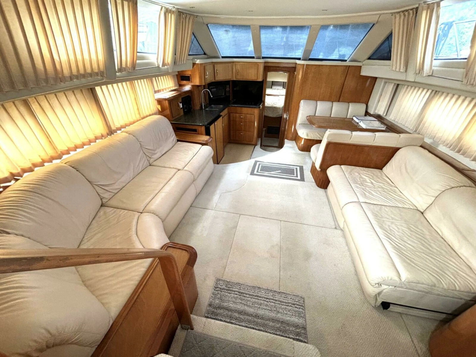 2003 Carver 396 Motor Yacht 39