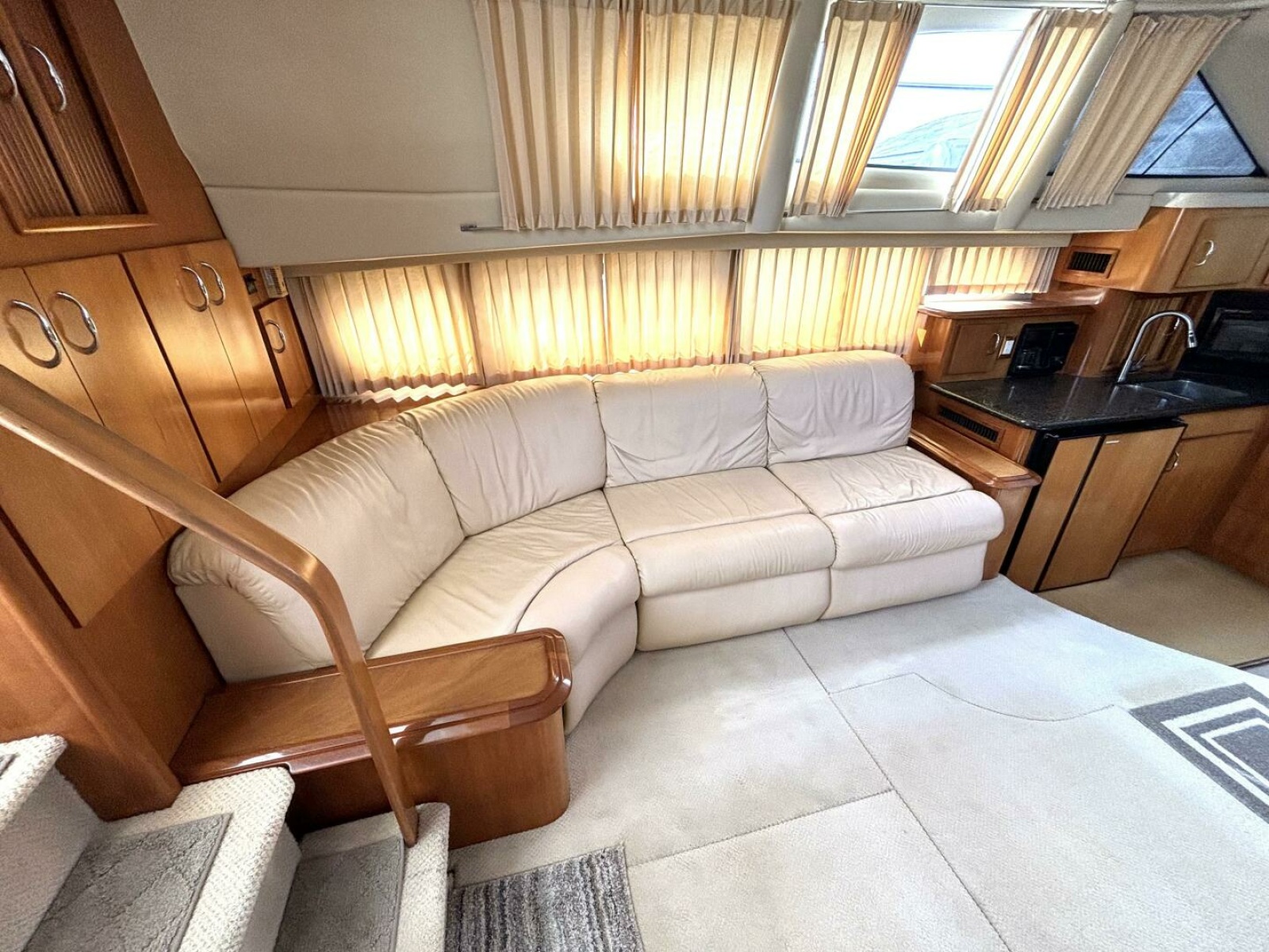 2003 Carver 396 Motor Yacht 39