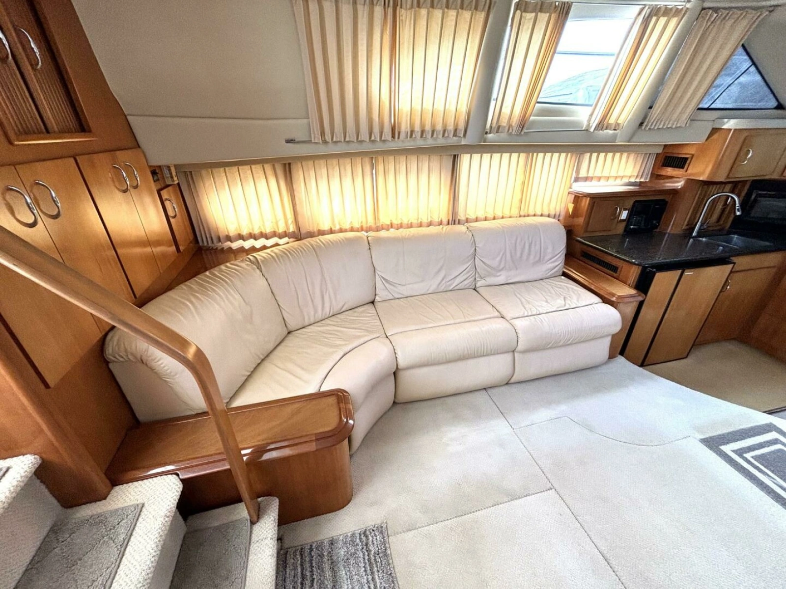 2003 Carver 396 Motor Yacht 39