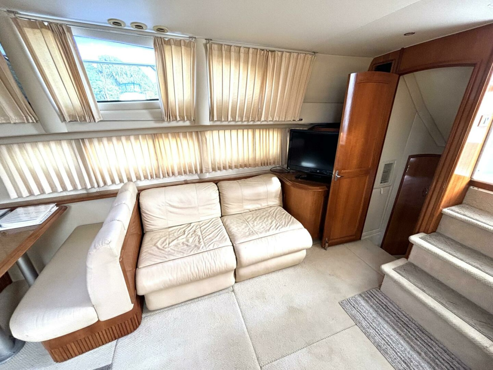 2003 Carver 396 Motor Yacht 39