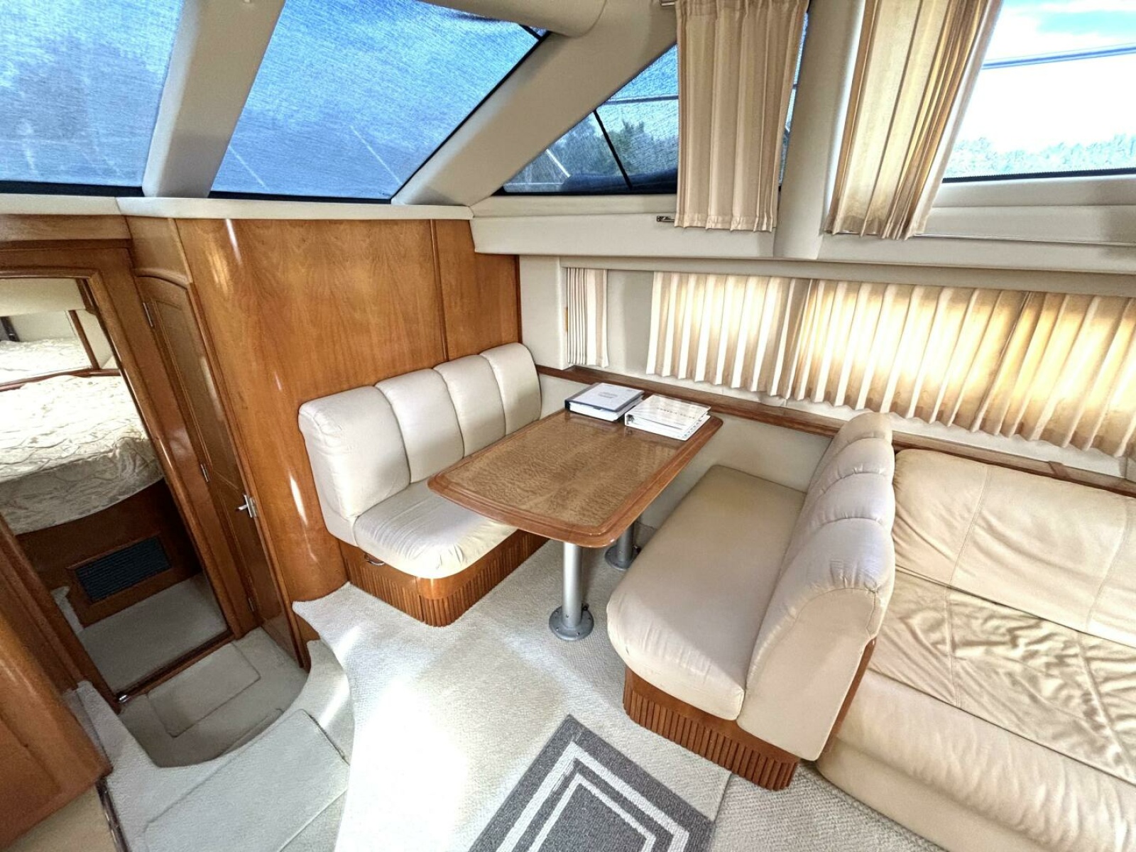 2003 Carver 396 Motor Yacht 39