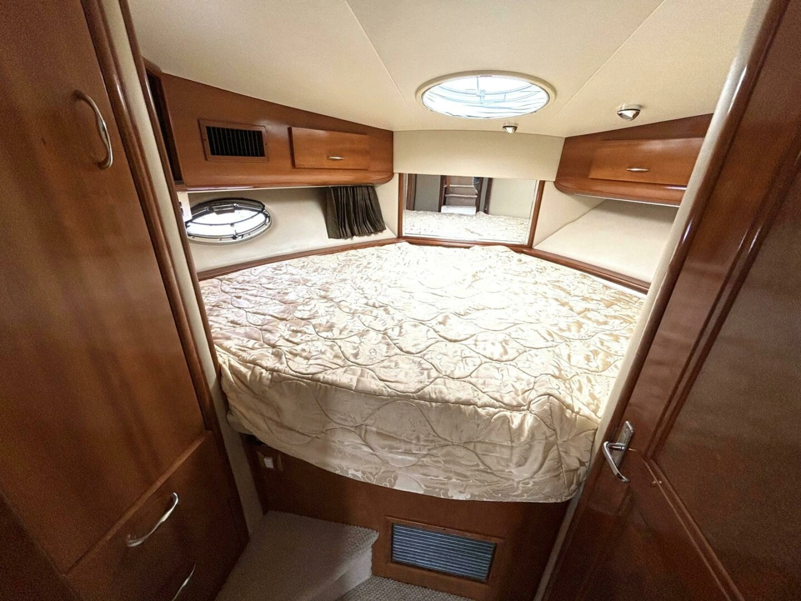 2003 Carver 396 Motor Yacht 39