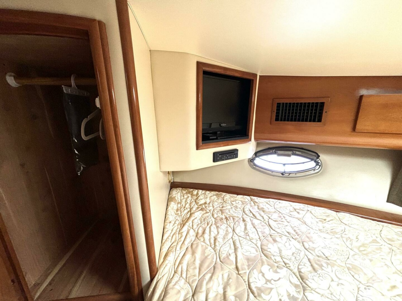 2003 Carver 396 Motor Yacht 39