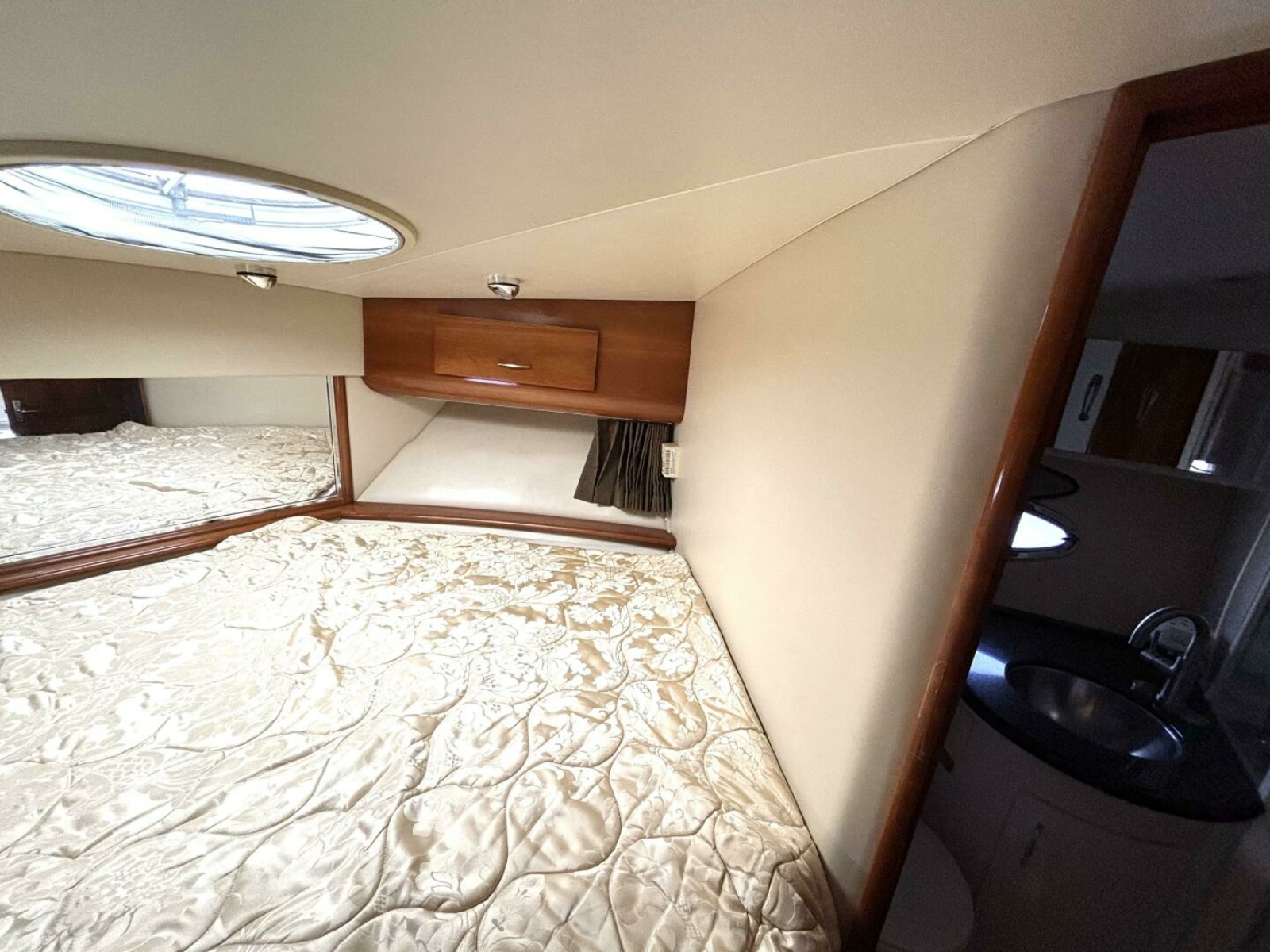 2003 Carver 396 Motor Yacht 39