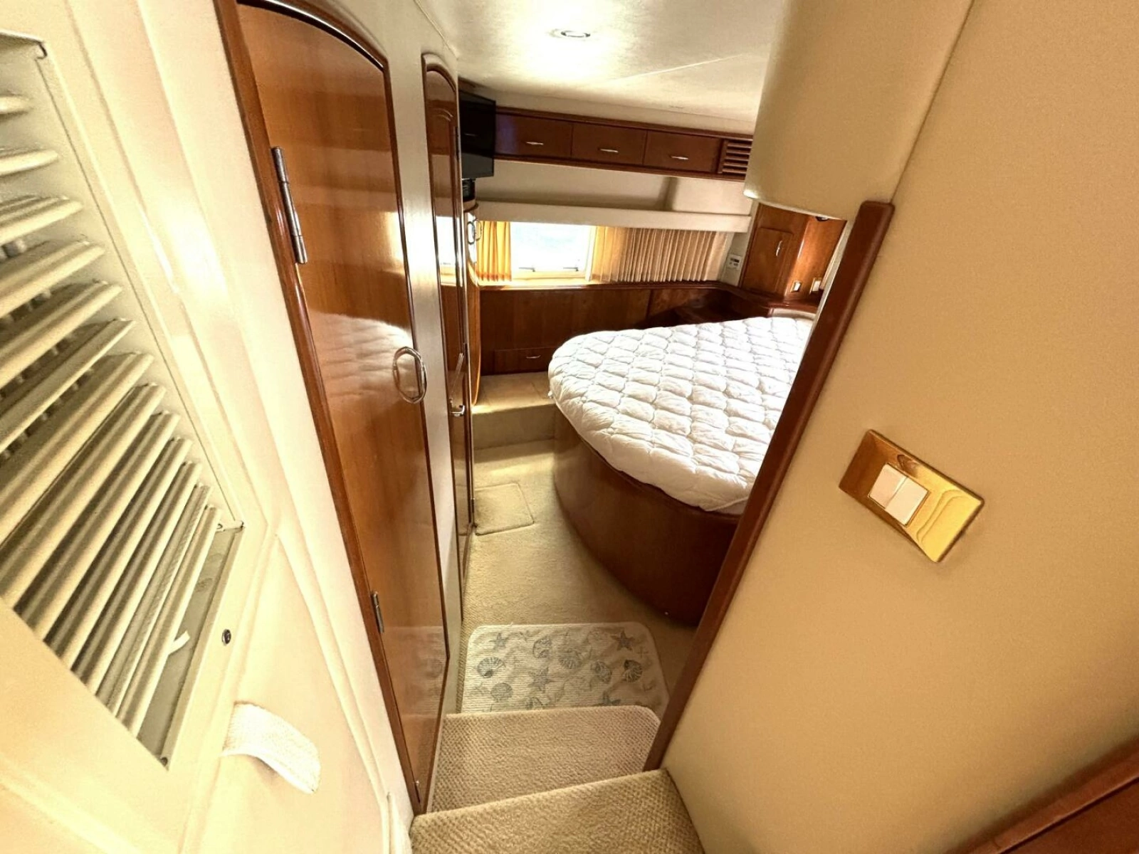 2003 Carver 396 Motor Yacht 39