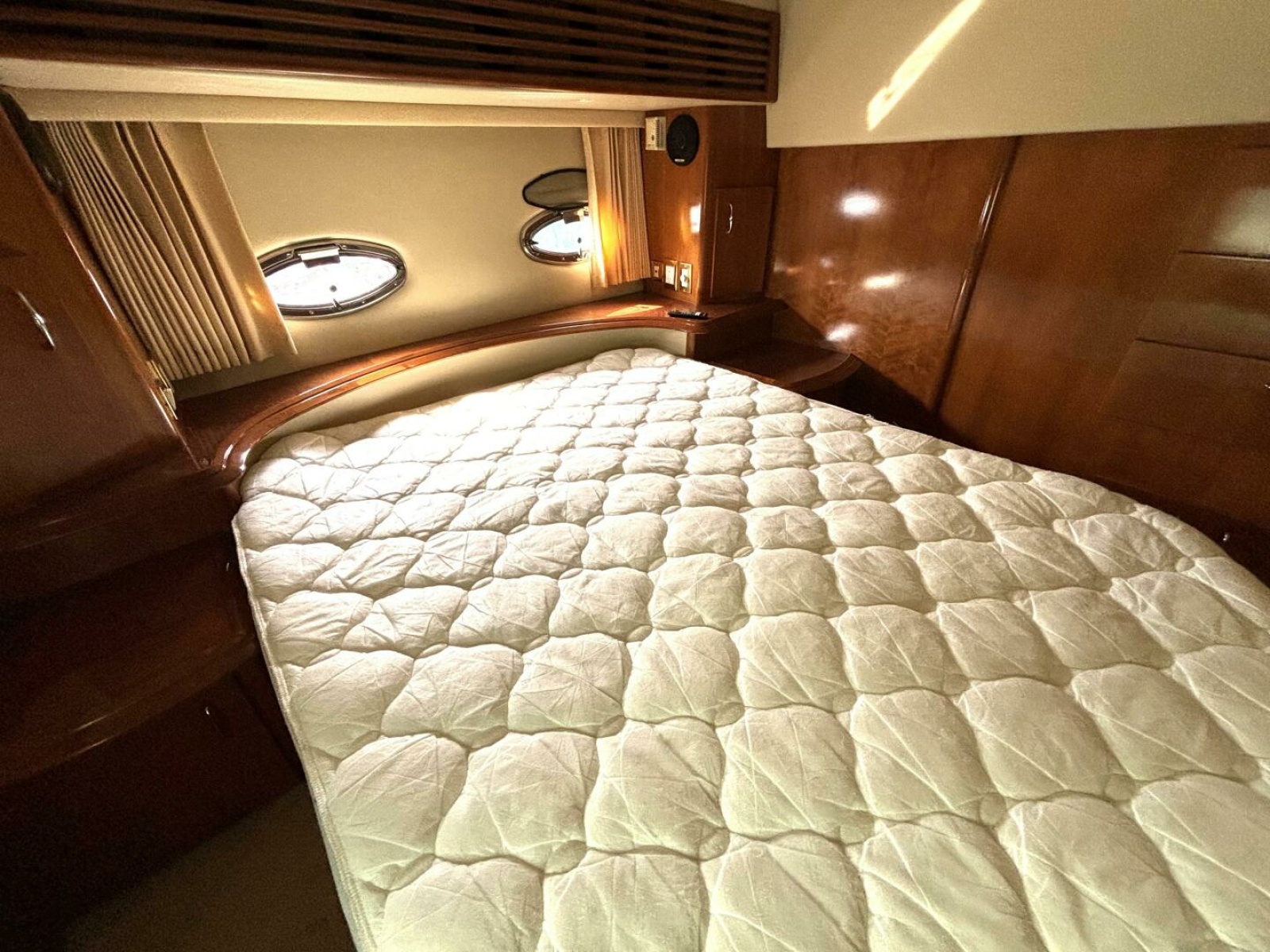 2003 Carver 396 Motor Yacht 39