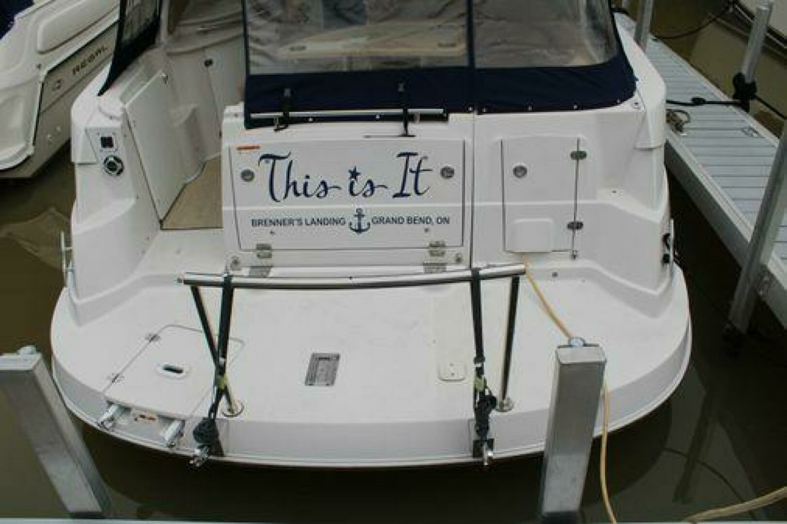 2011 Four Winns V335 33