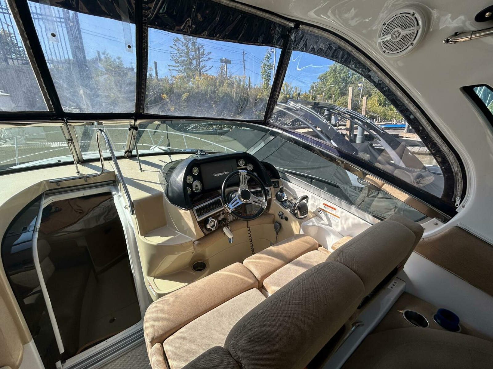 2011 Four Winns V335 33