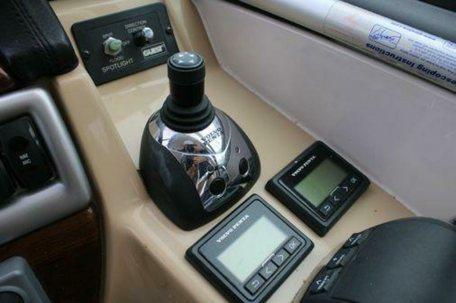 2011 Four Winns V335 33