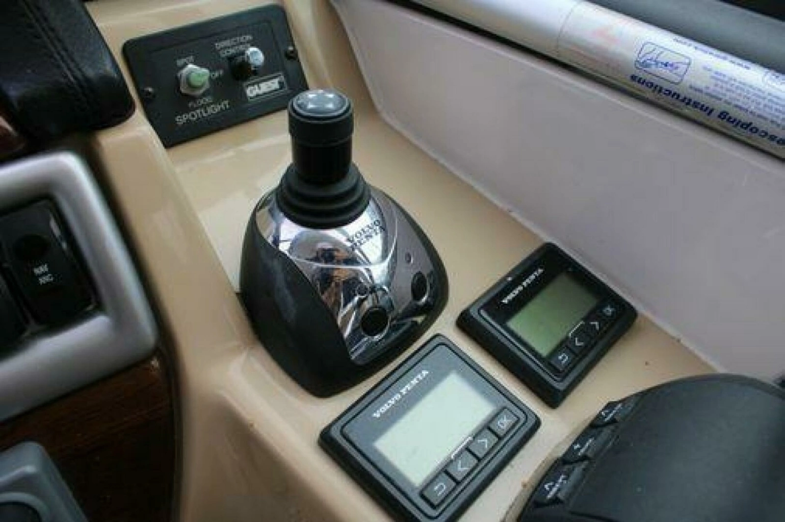 2011 Four Winns V335 33