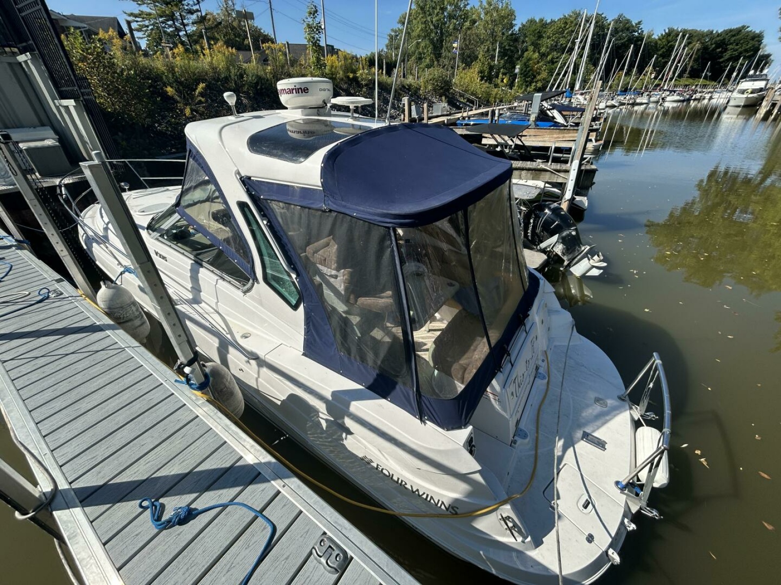 2011 Four Winns V335 33