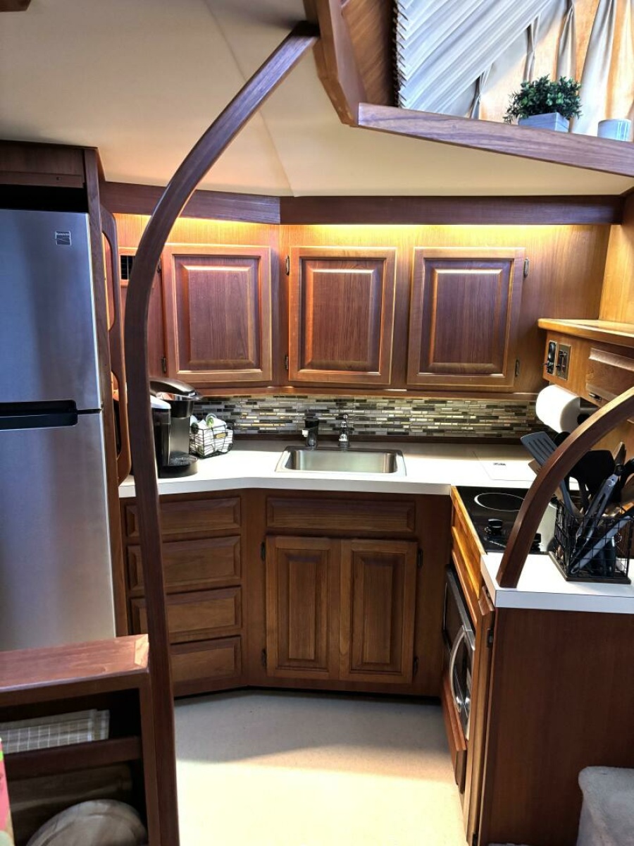 1987 Viking Motor Yacht 44