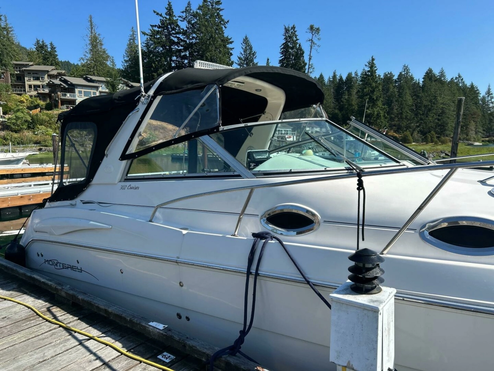2003 Monterey 302 Cruiser 32