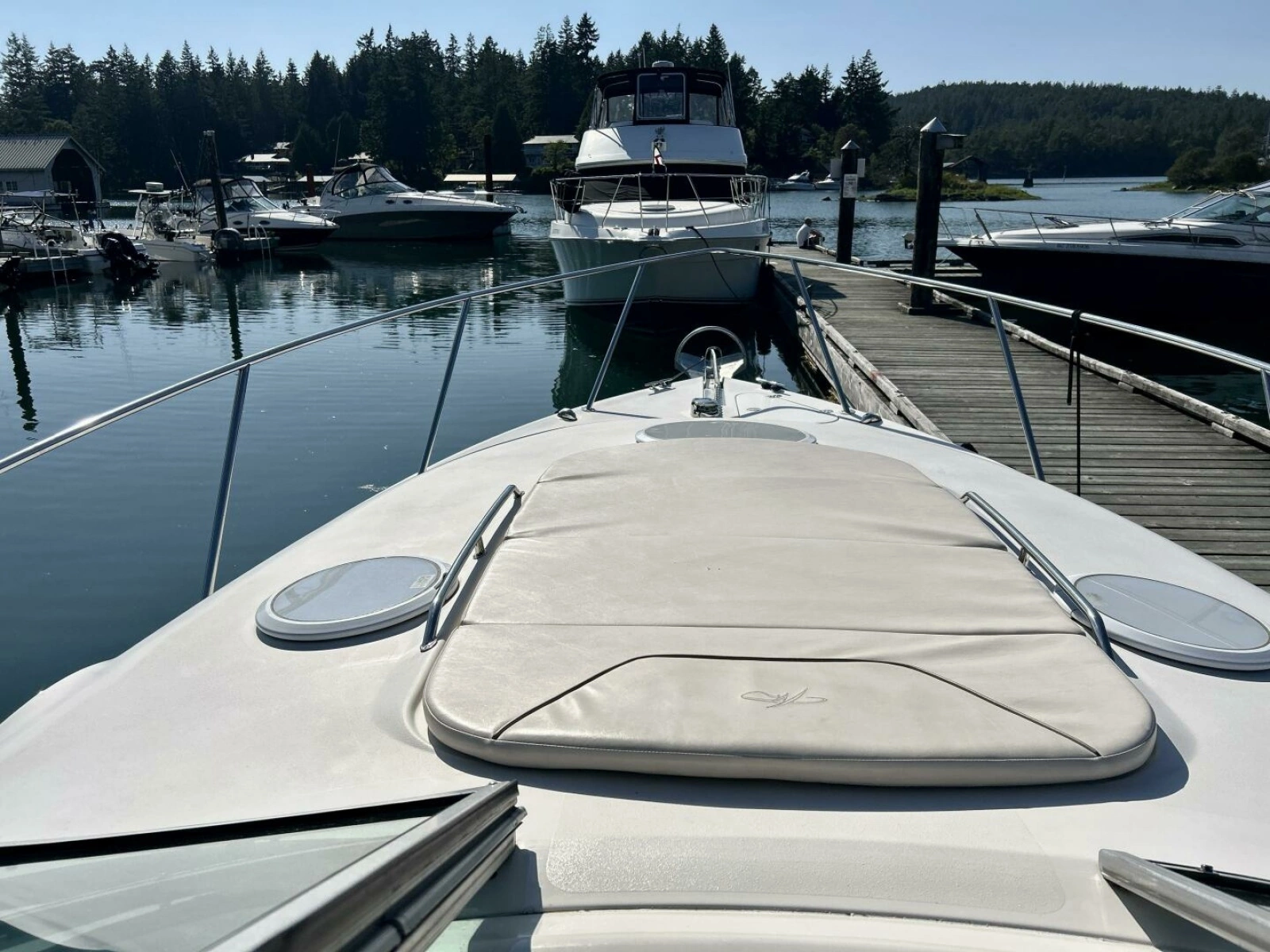 2003 Monterey 302 Cruiser 32