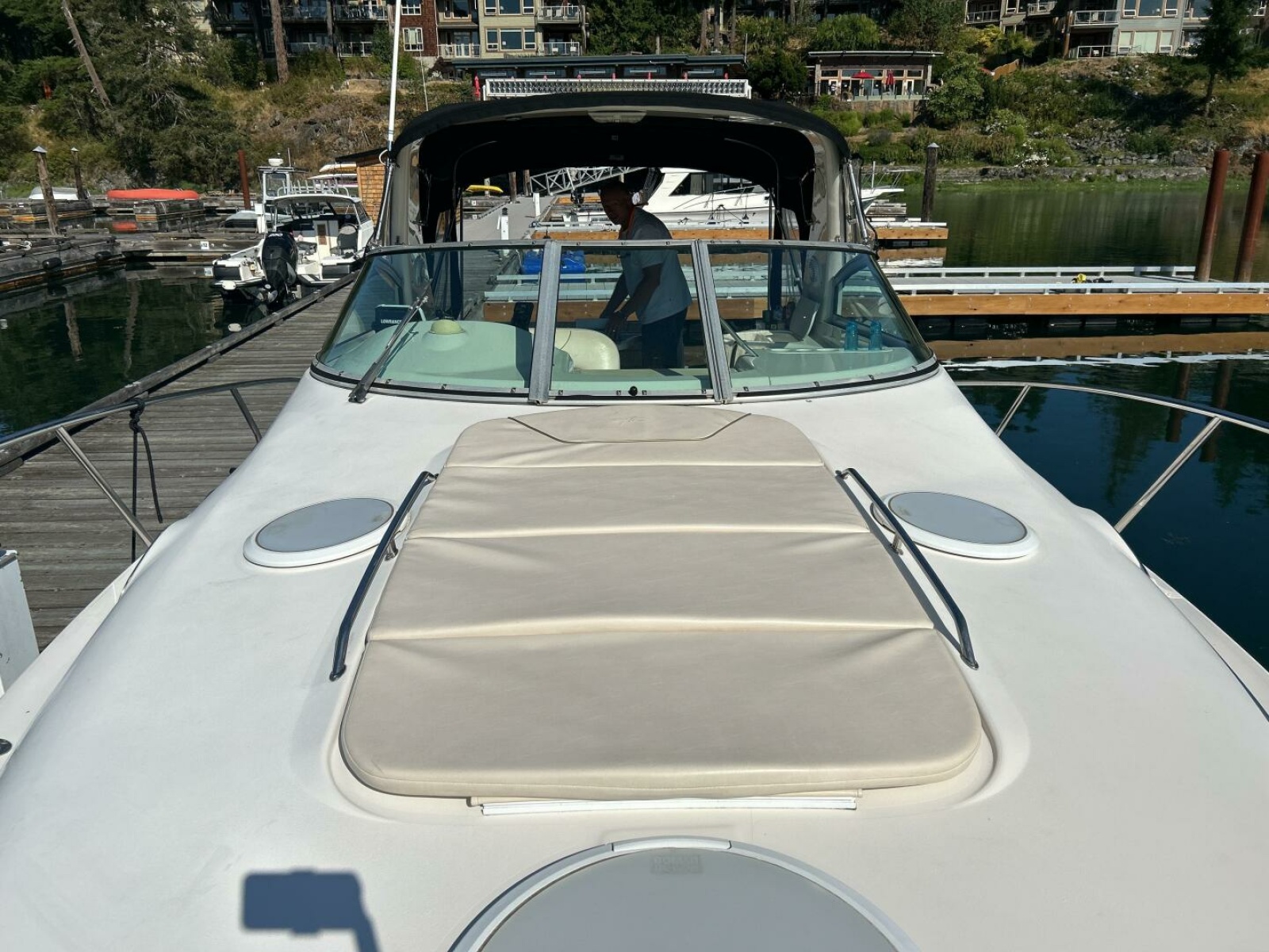 2003 Monterey 302 Cruiser 32