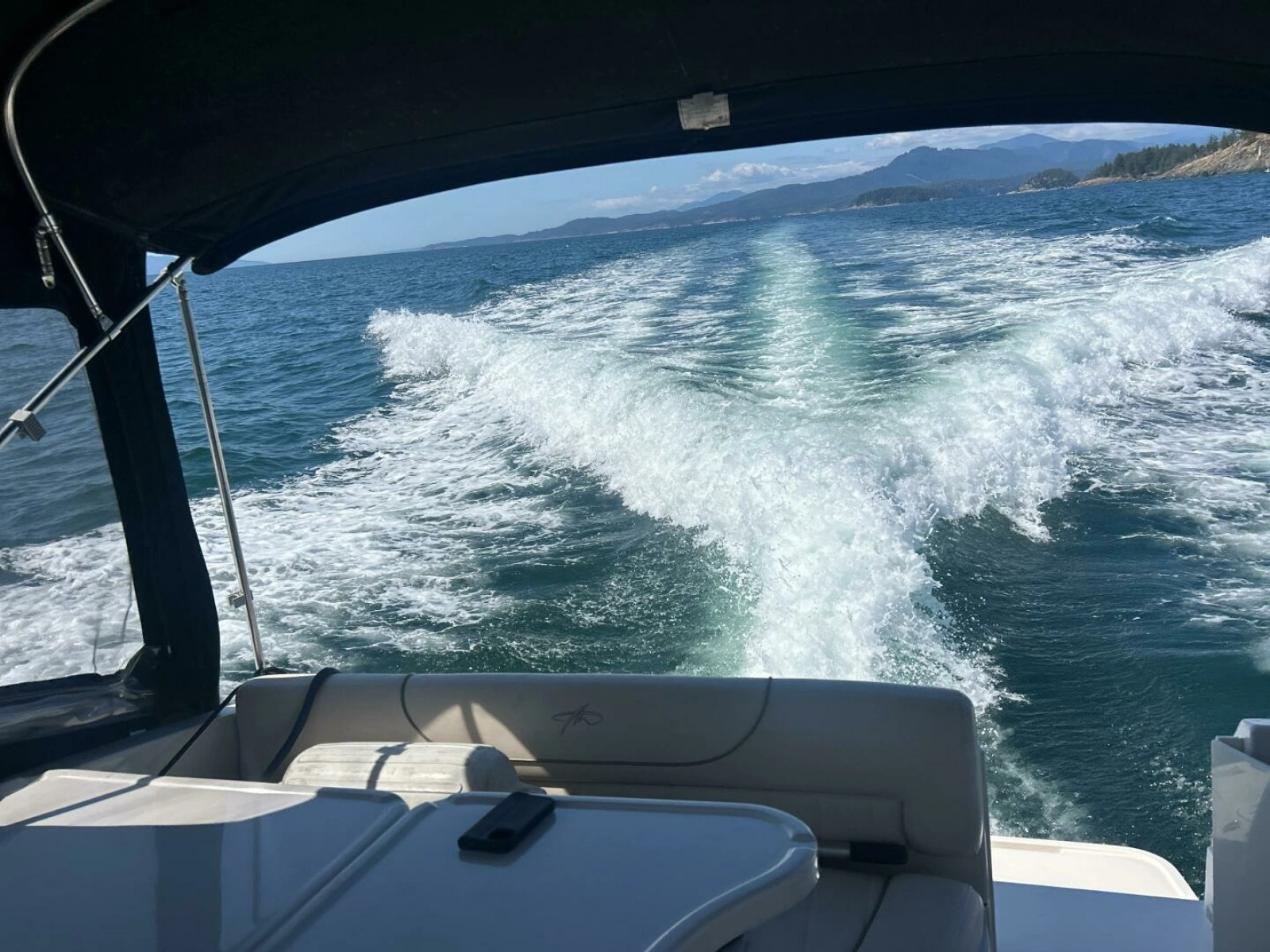 2003 Monterey 302 Cruiser 32