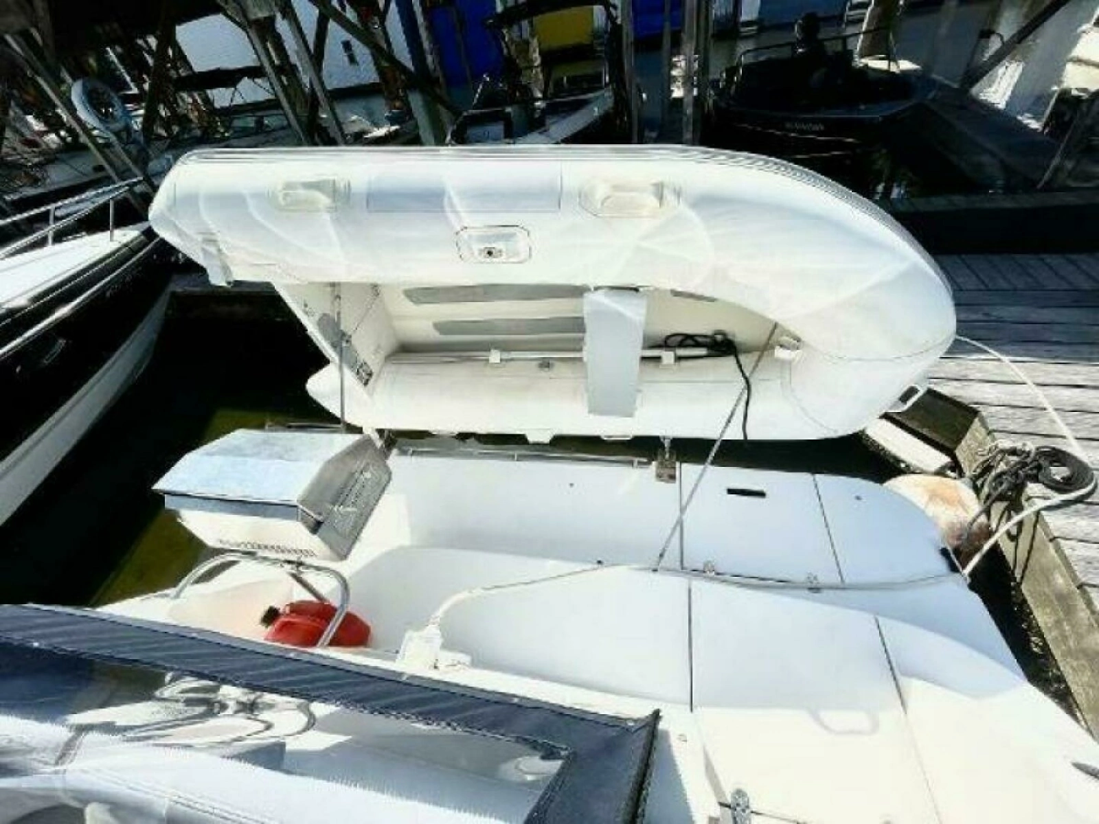 2004 Cruisers Yachts 280 CXI 28