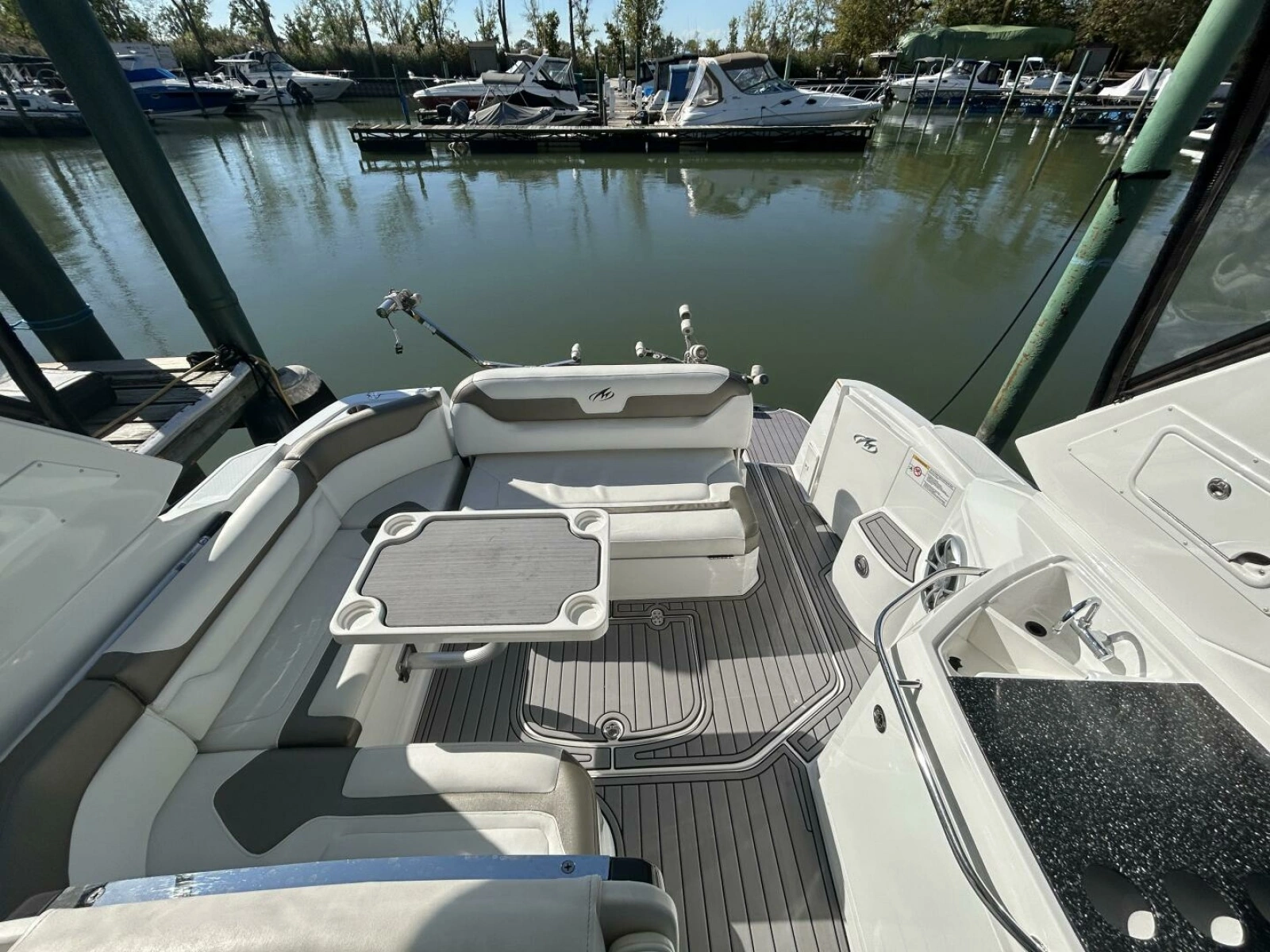 2015 Monterey 355 Sport Yacht 35