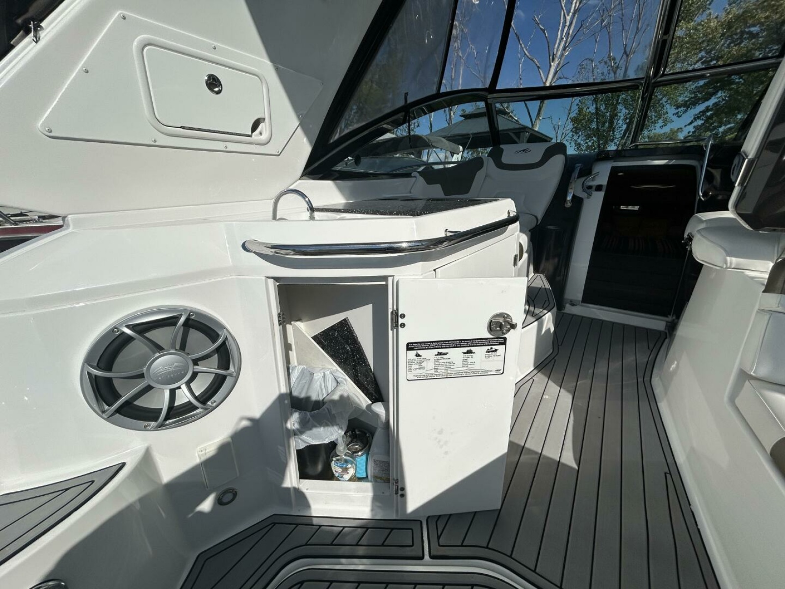 2015 Monterey 355 Sport Yacht 35
