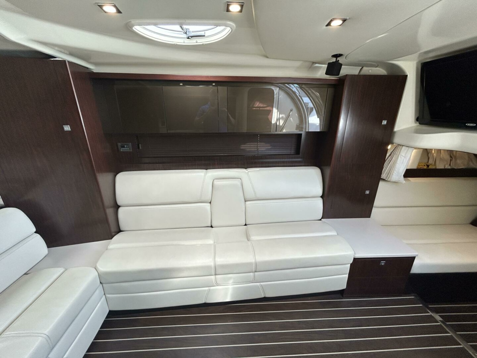 2015 Monterey 355 Sport Yacht 35