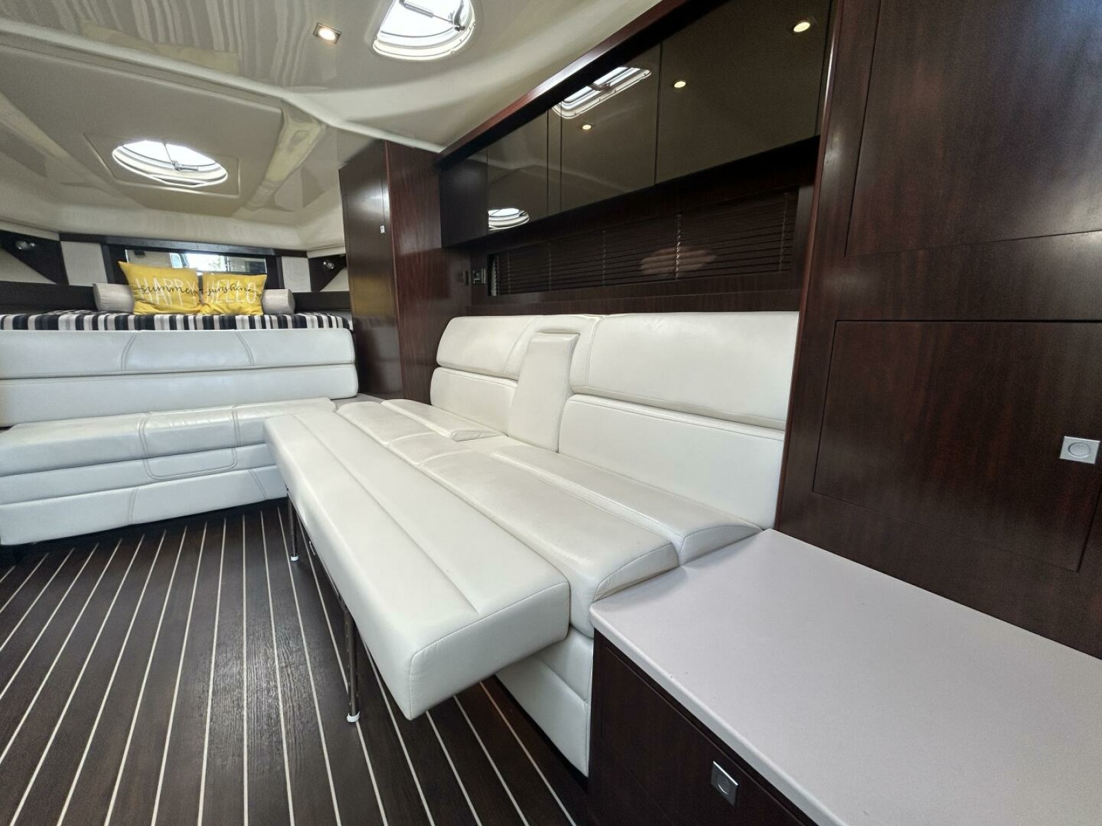 2015 Monterey 355 Sport Yacht 35