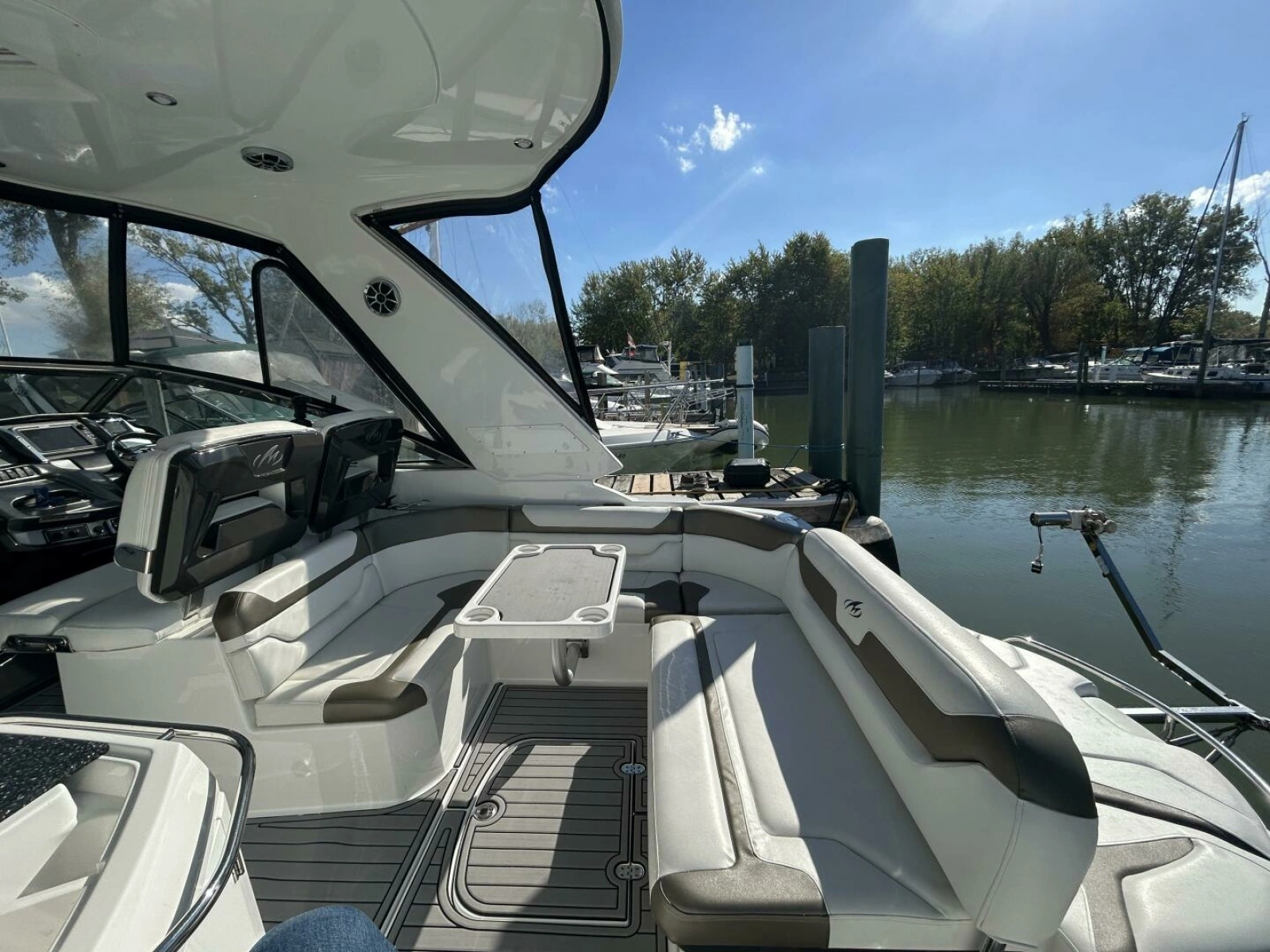 2015 Monterey 355 Sport Yacht 35