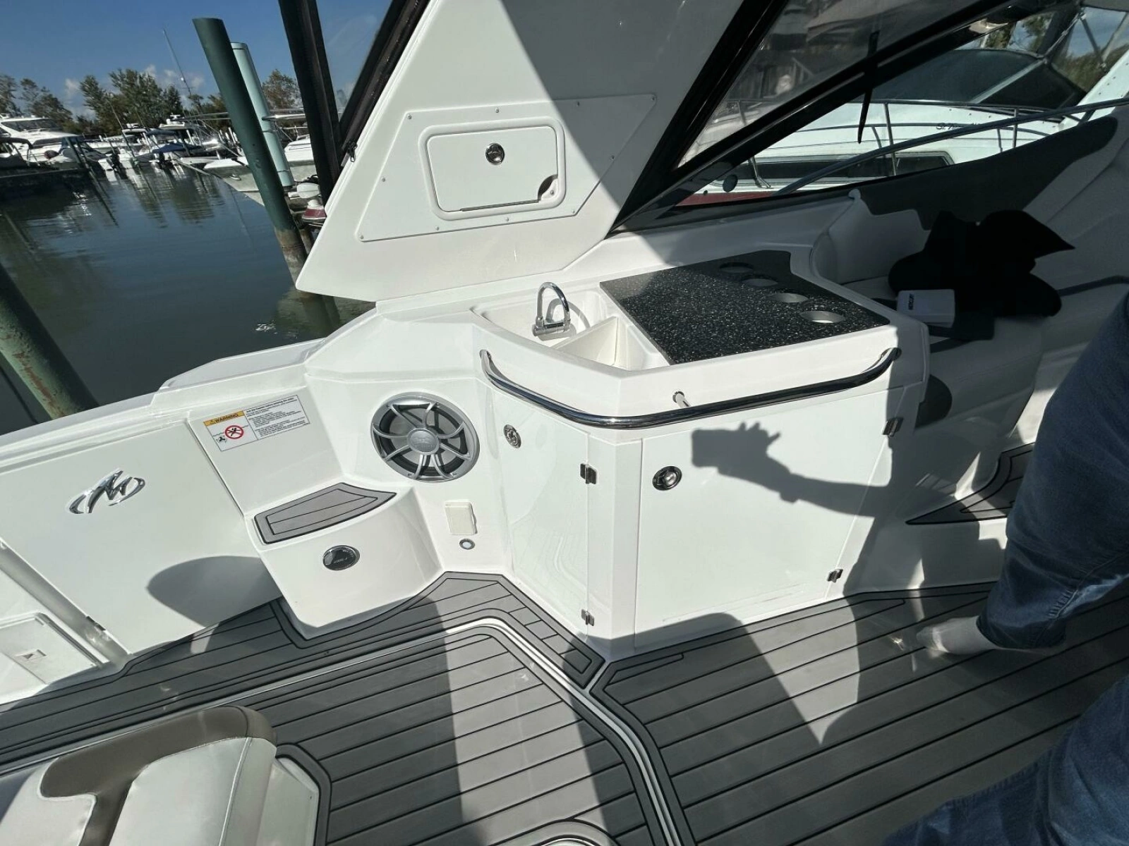 2015 Monterey 355 Sport Yacht 35