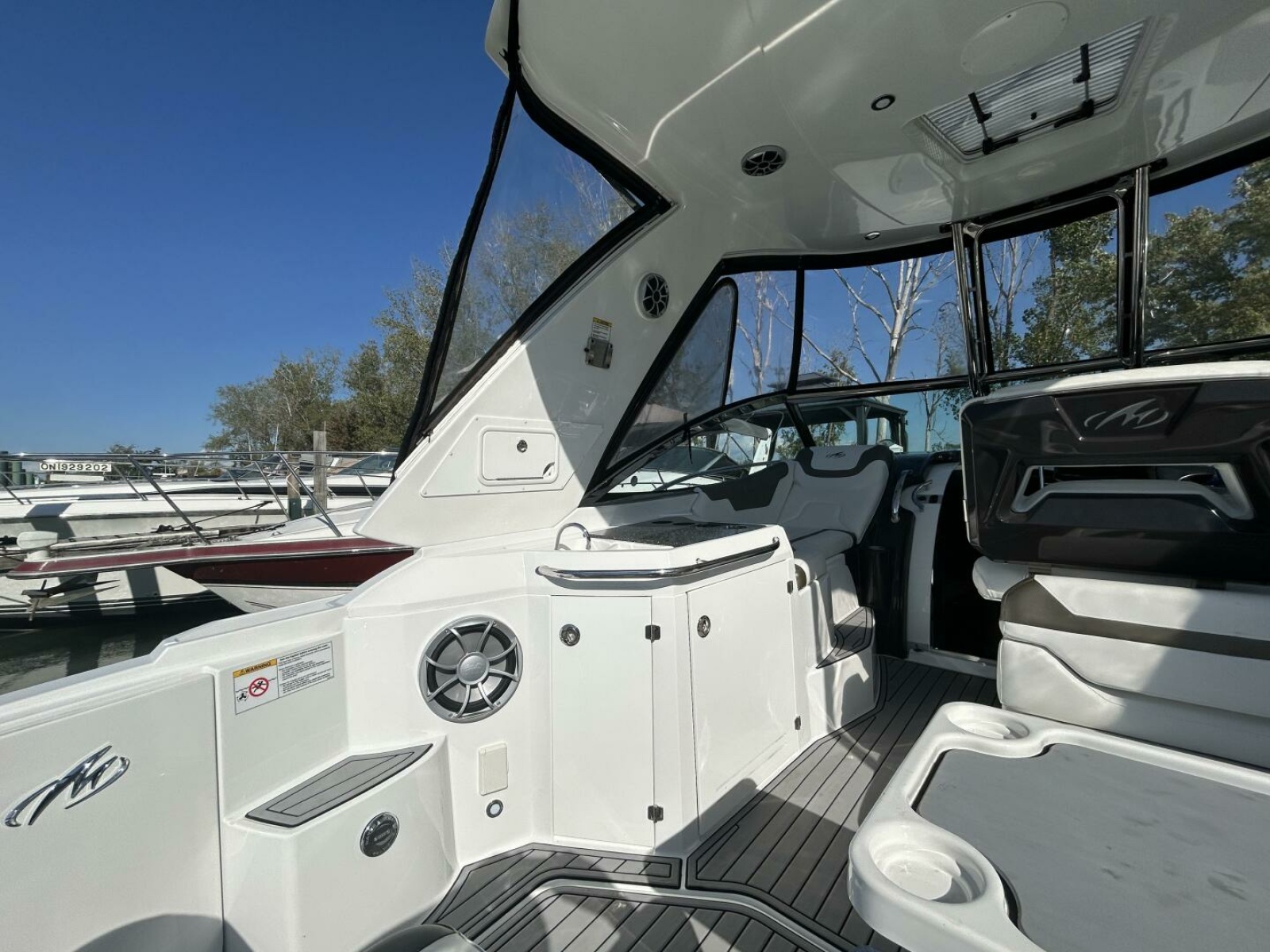 2015 Monterey 355 Sport Yacht 35
