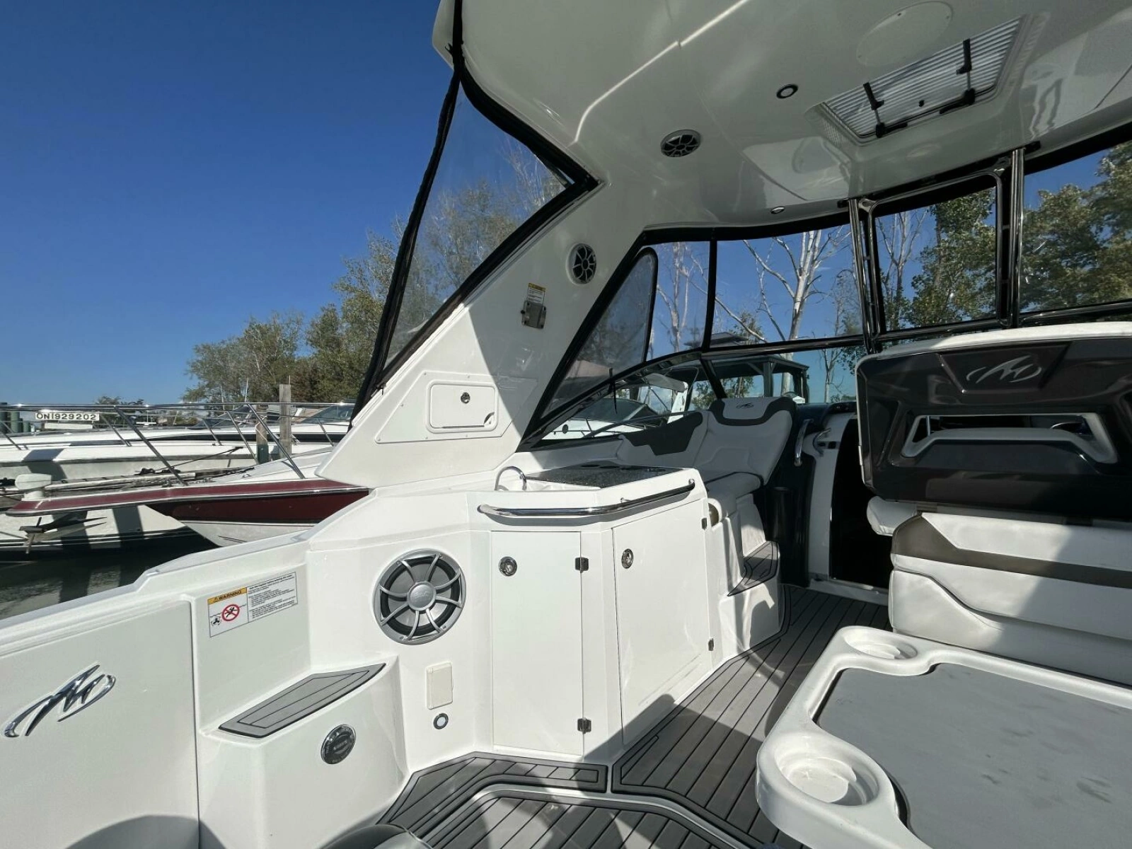 2015 Monterey 355 Sport Yacht 35