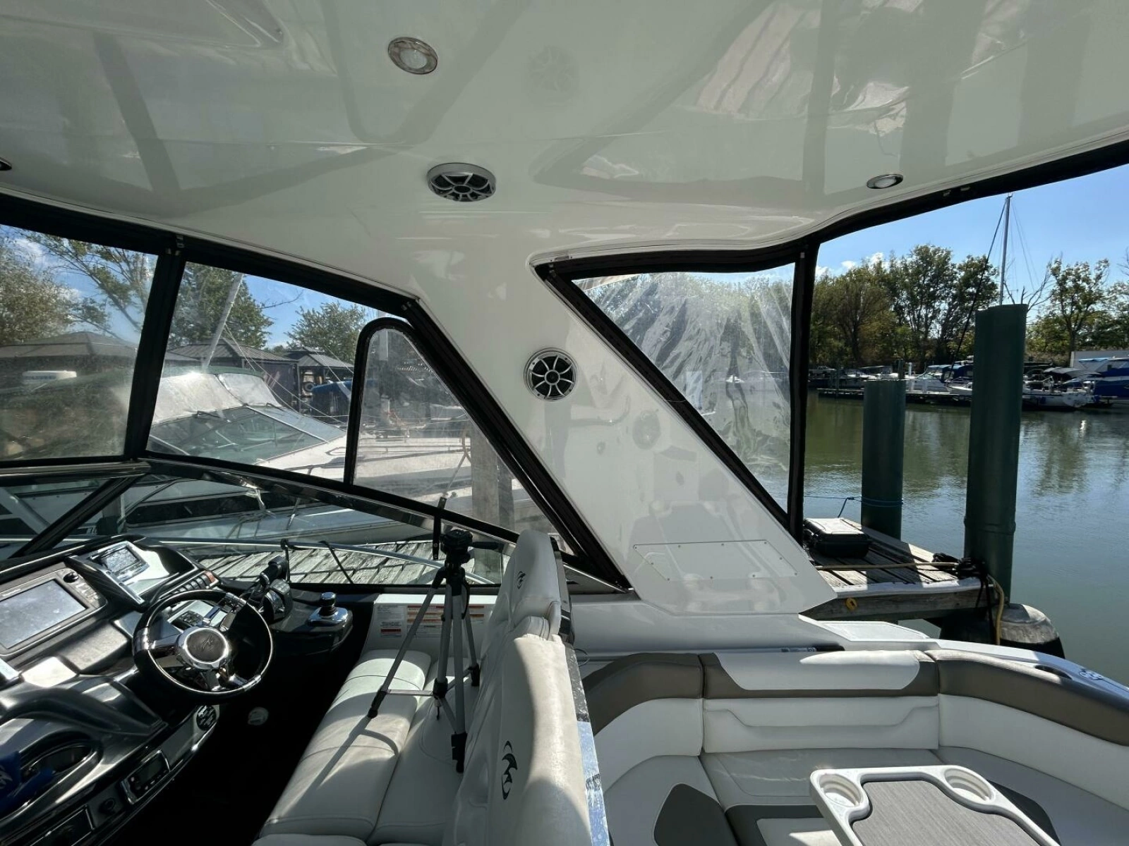2015 Monterey 355 Sport Yacht 35
