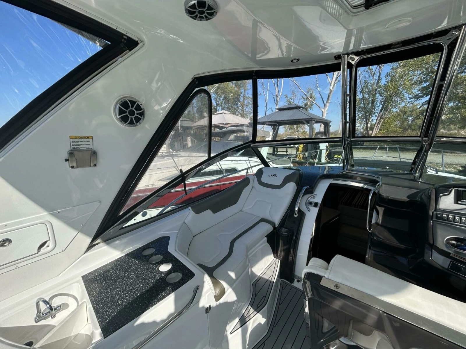 2015 Monterey 355 Sport Yacht 35