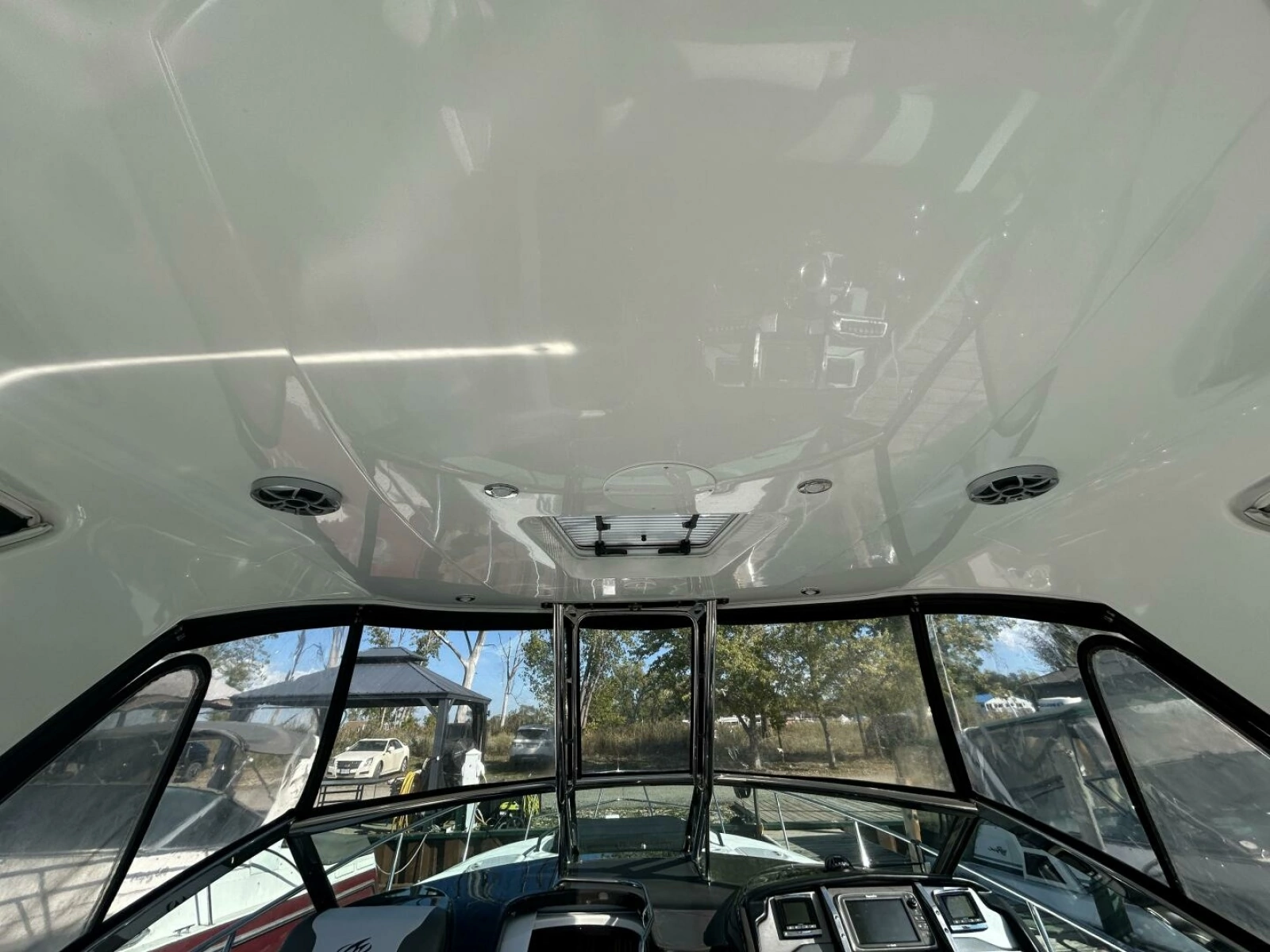 2015 Monterey 355 Sport Yacht 35