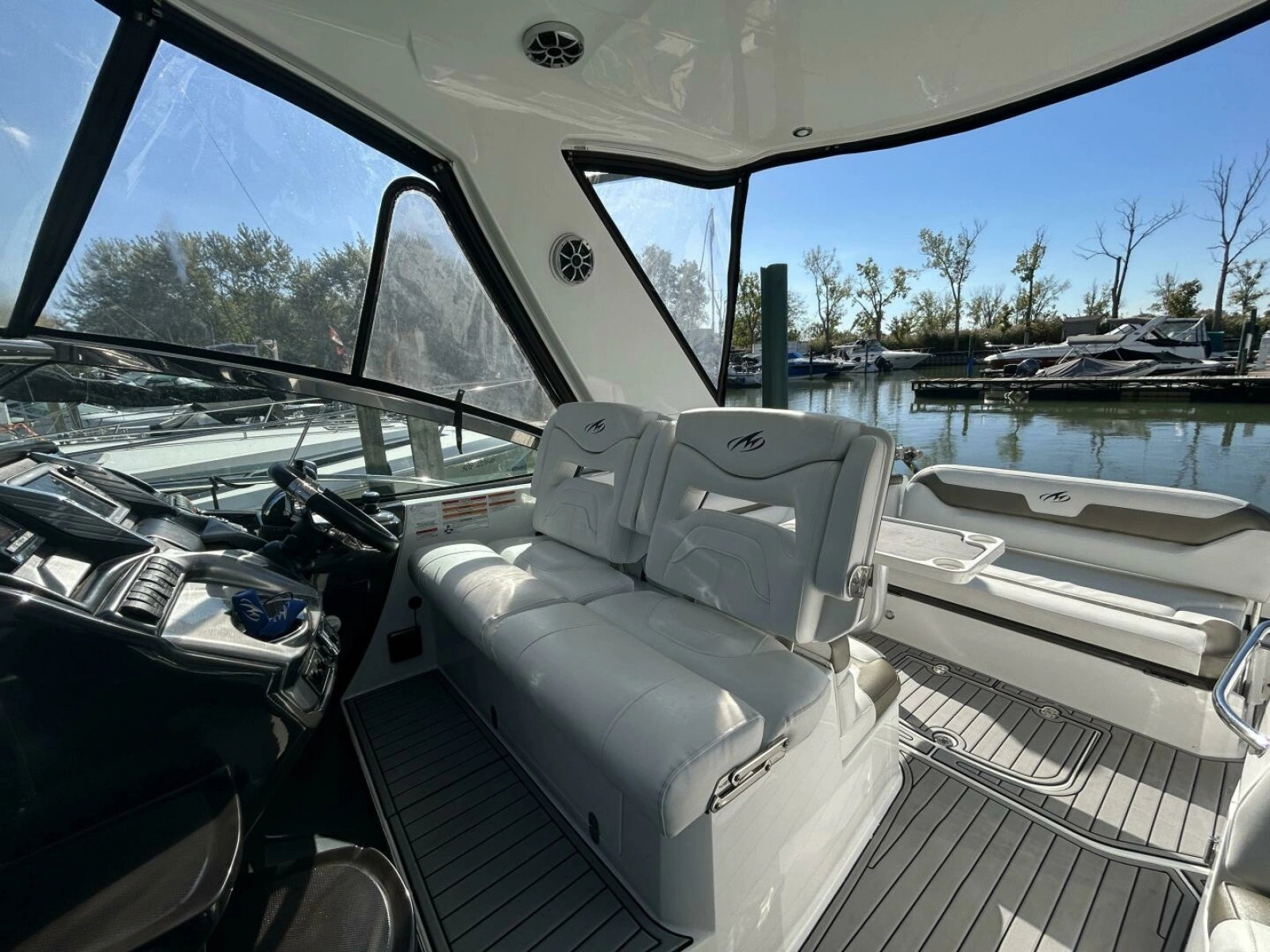 2015 Monterey 355 Sport Yacht 35