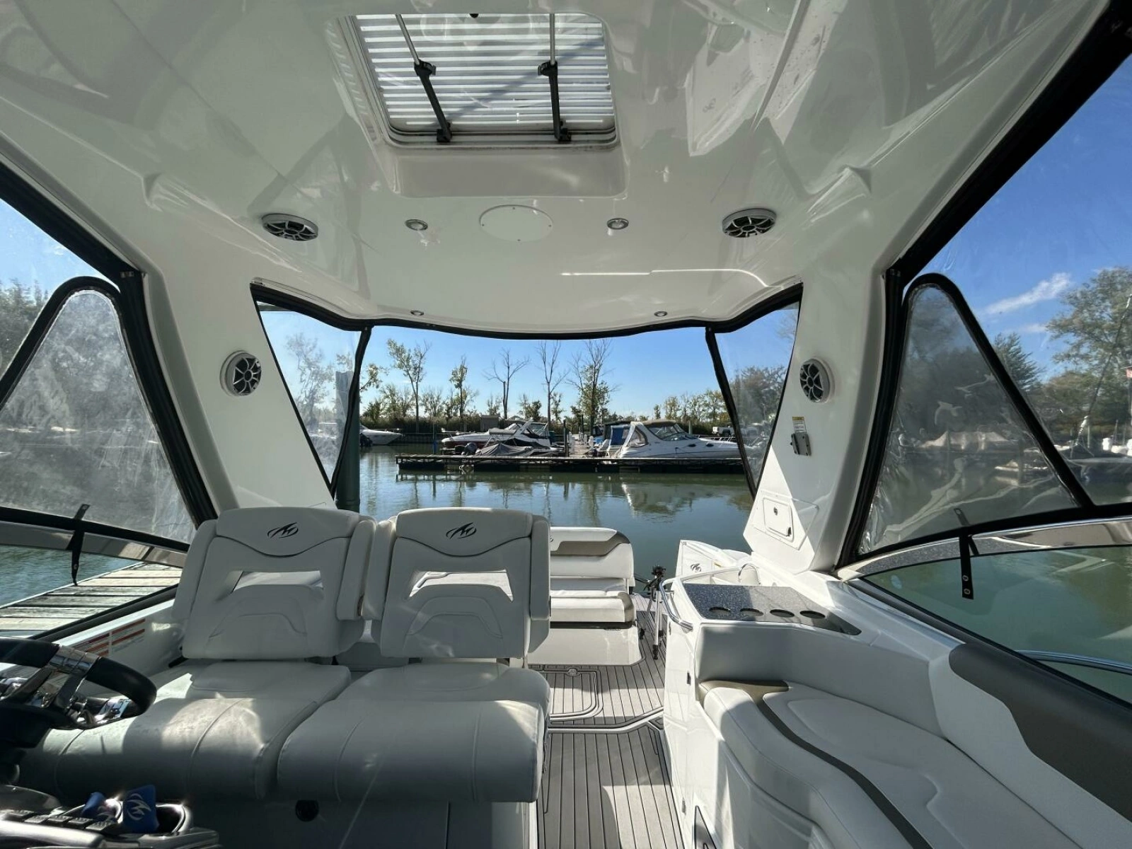 2015 Monterey 355 Sport Yacht 35