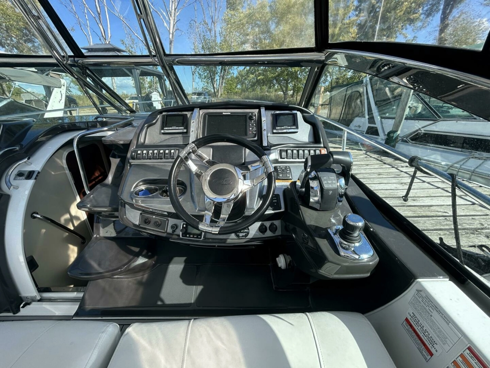 2015 Monterey 355 Sport Yacht 35