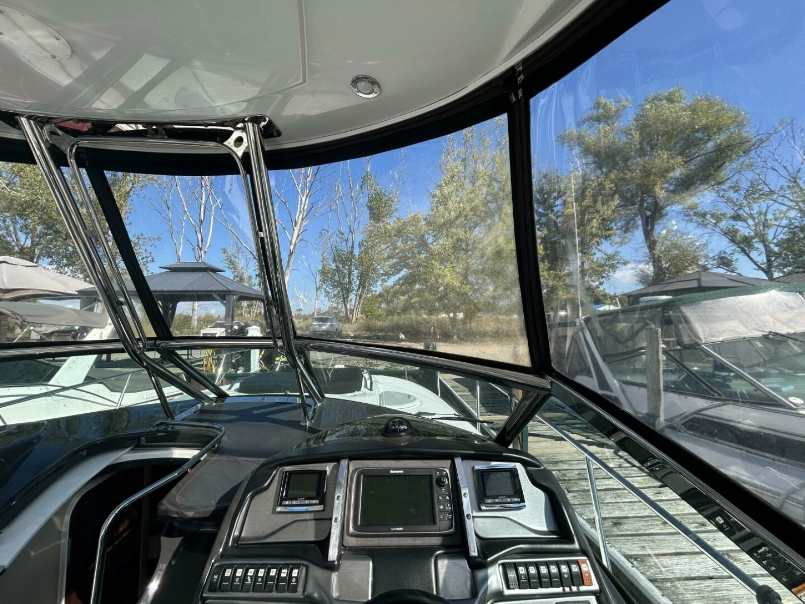 2015 Monterey 355 Sport Yacht 35