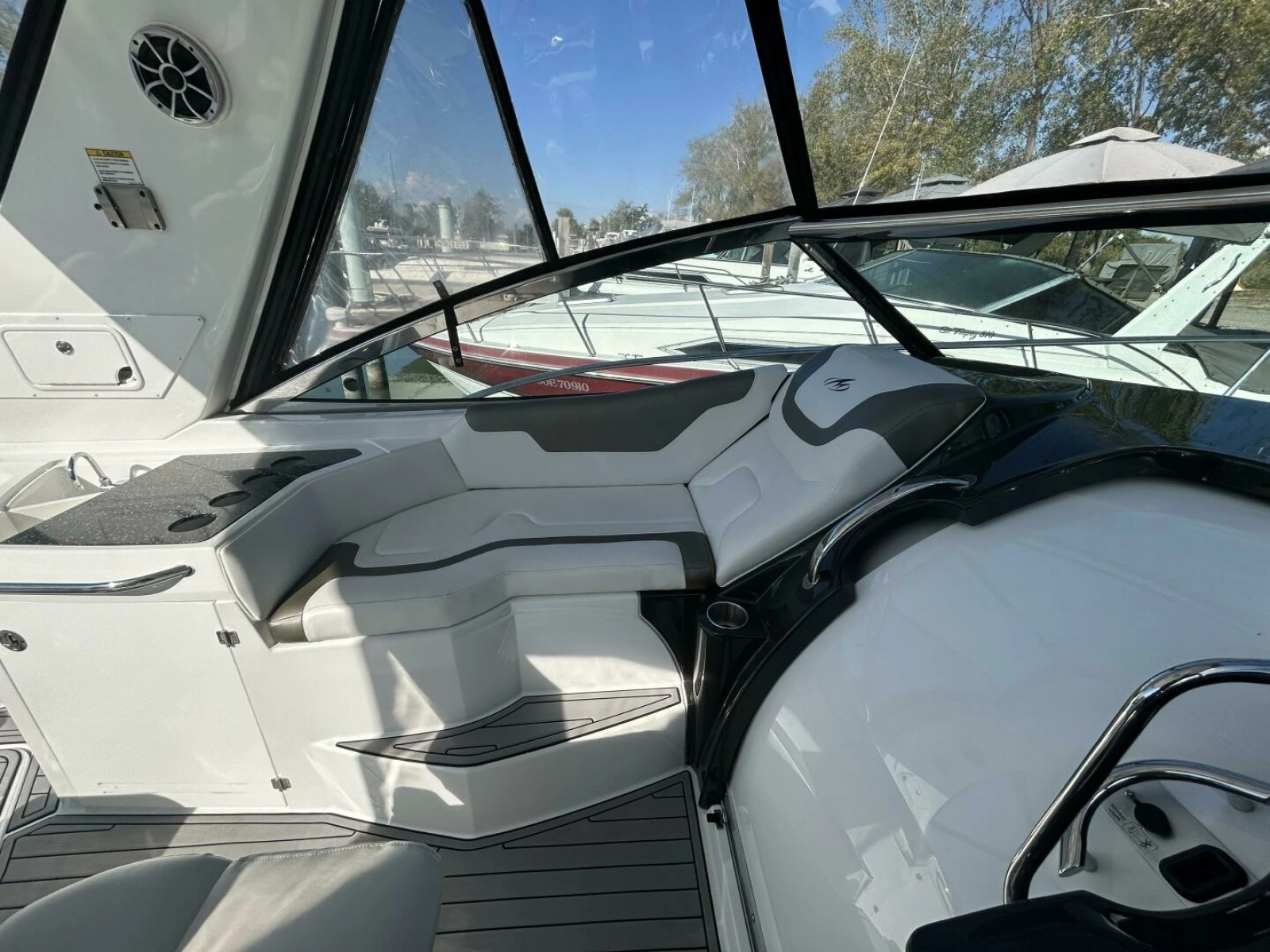 2015 Monterey 355 Sport Yacht 35