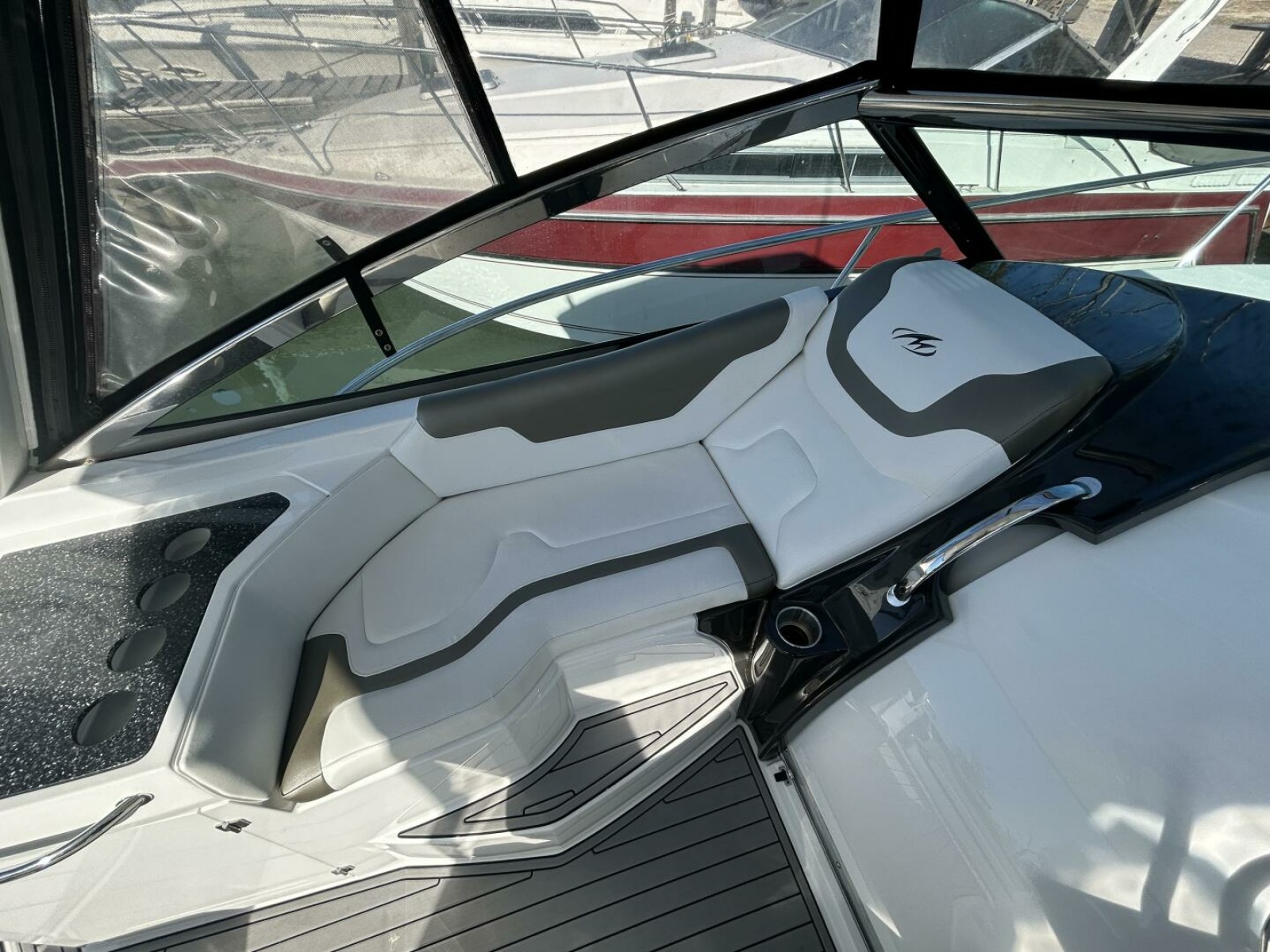 2015 Monterey 355 Sport Yacht 35