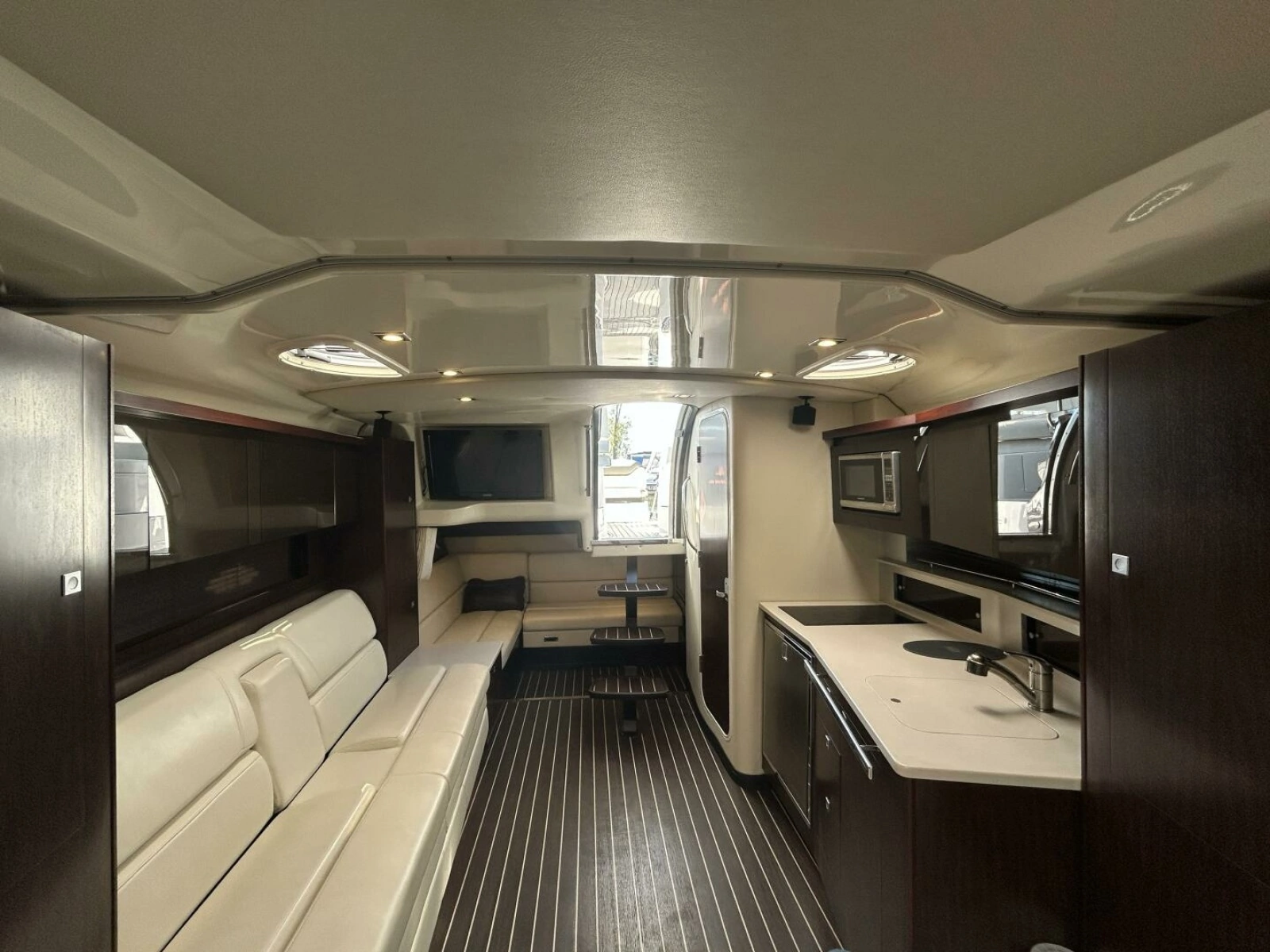 2015 Monterey 355 Sport Yacht 35