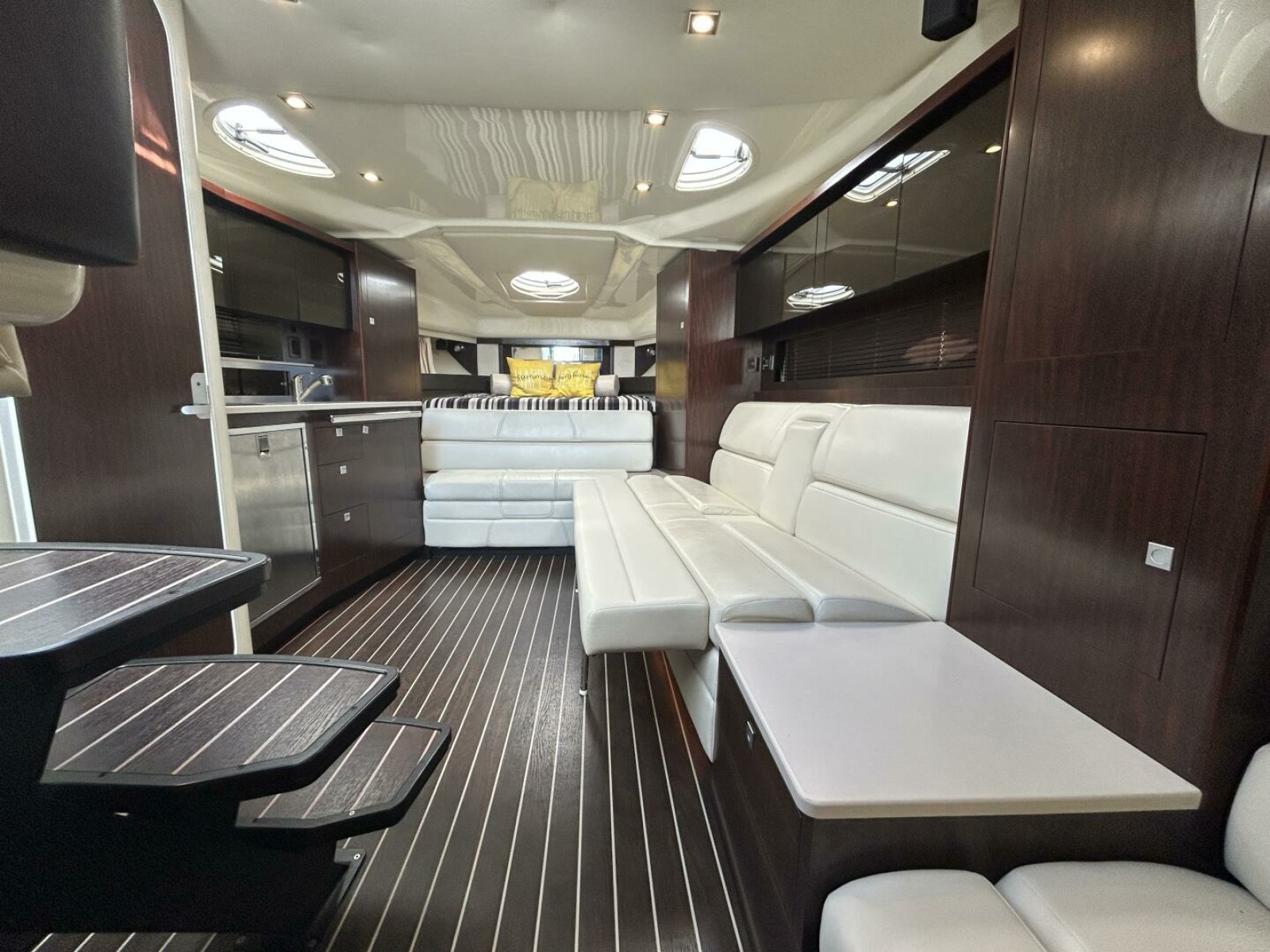 2015 Monterey 355 Sport Yacht 35