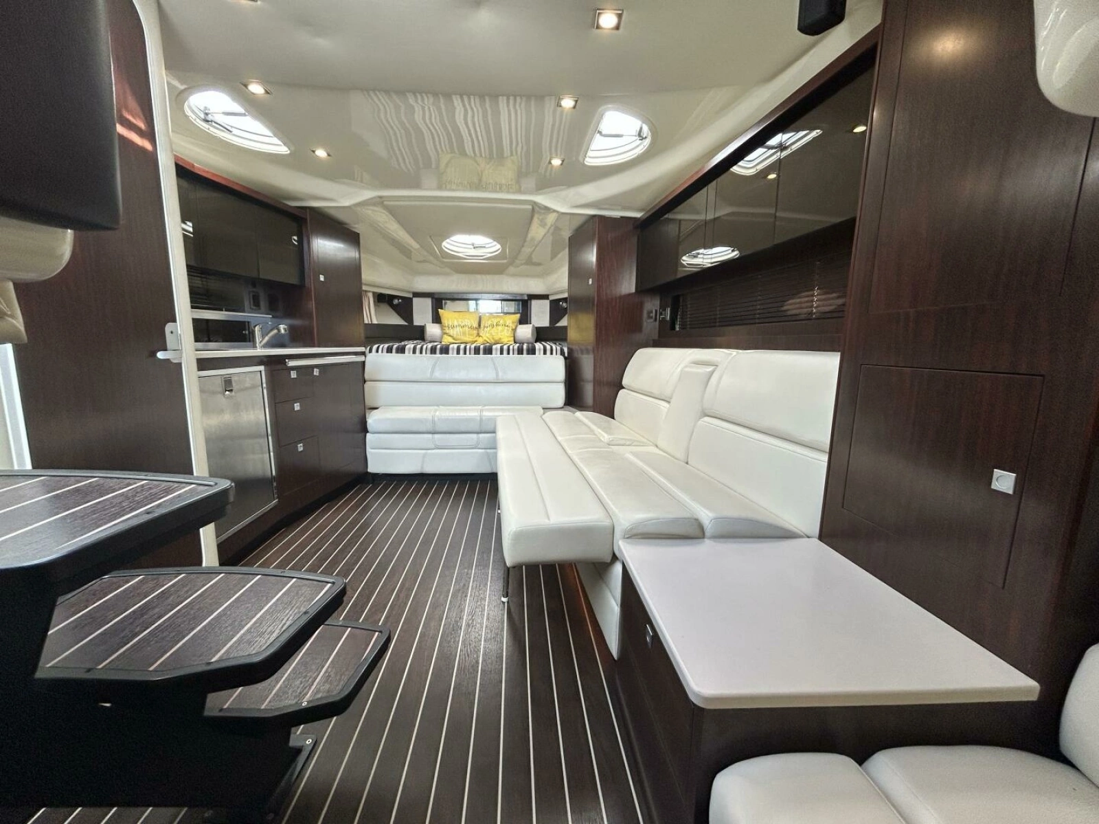 2015 Monterey 355 Sport Yacht 35