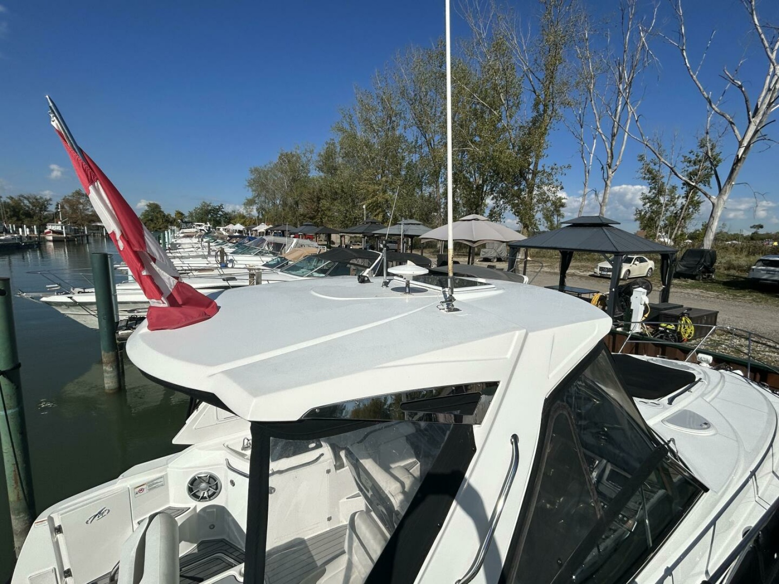 2015 Monterey 355 Sport Yacht 35