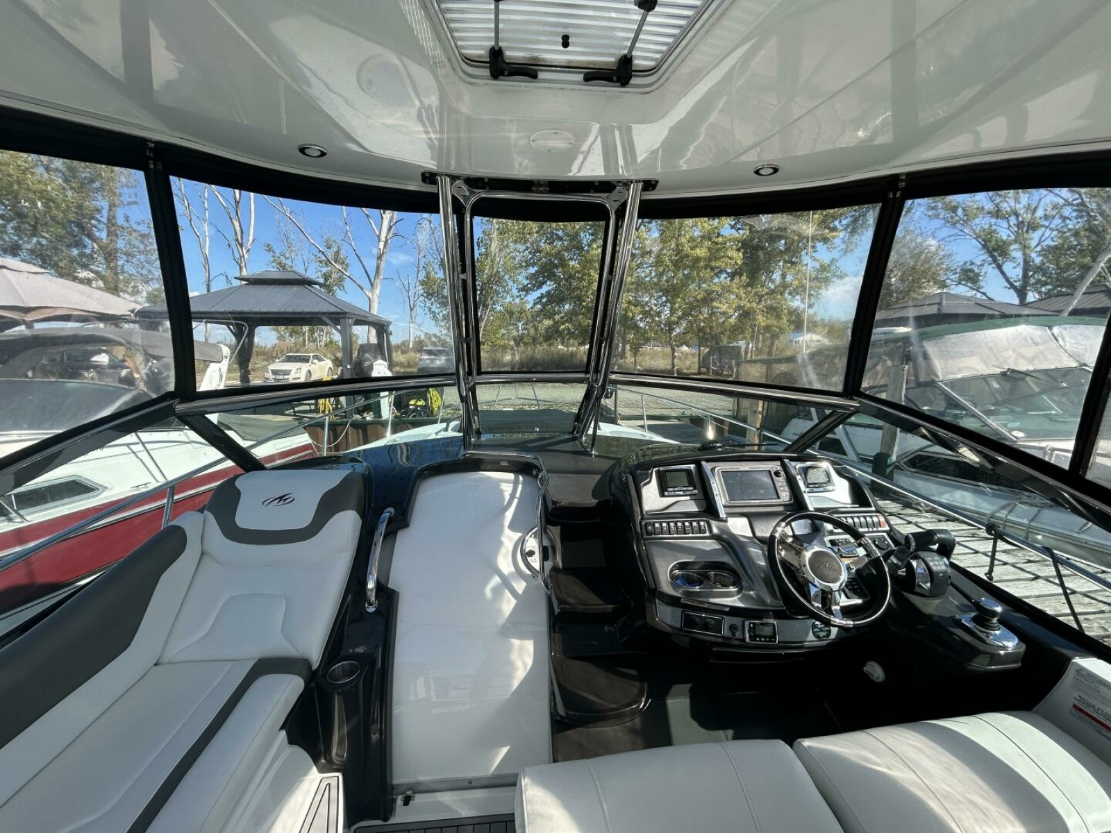 2015 Monterey 355 Sport Yacht 35