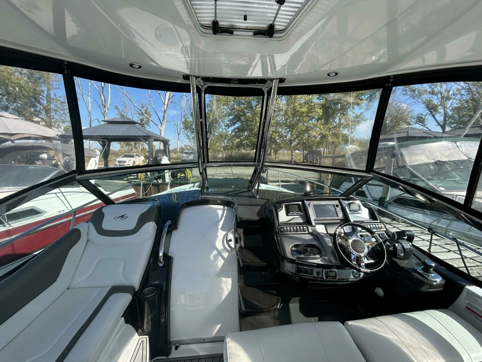 2015 Monterey 355 Sport Yacht 35