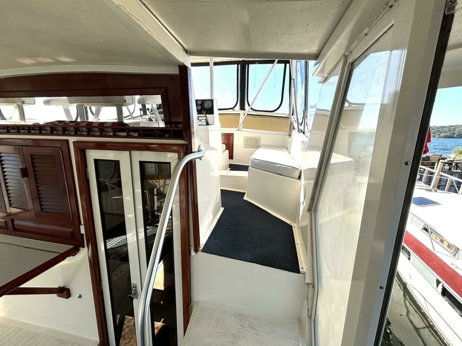 1987 Viking Motor Yacht 44