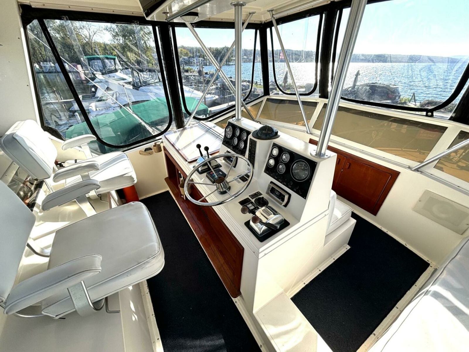 1987 Viking Motor Yacht 44