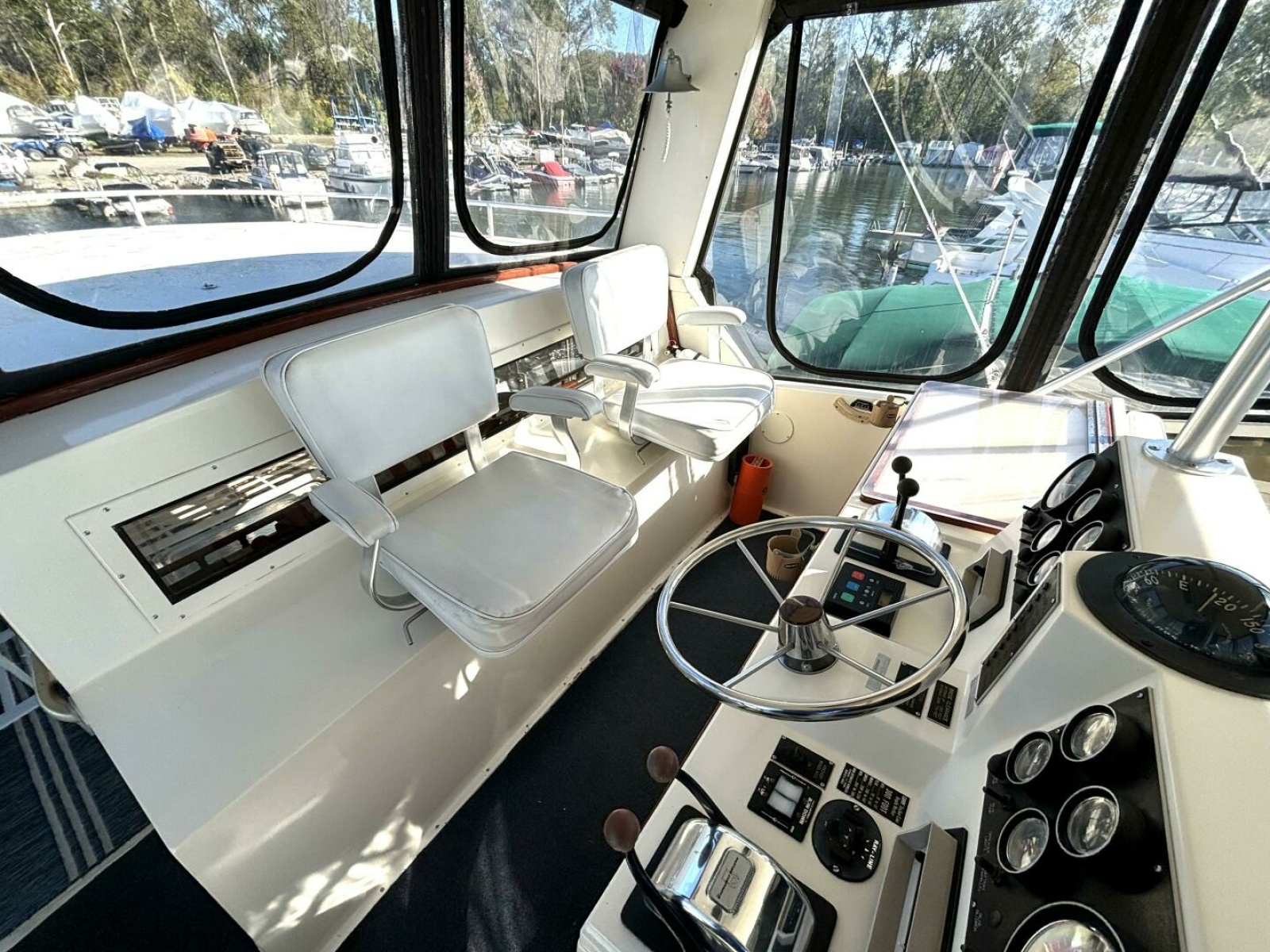 1987 Viking Motor Yacht 44