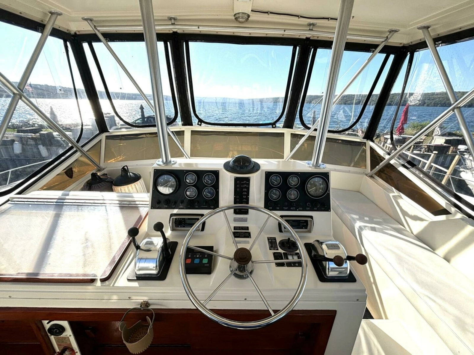1987 Viking Motor Yacht 44